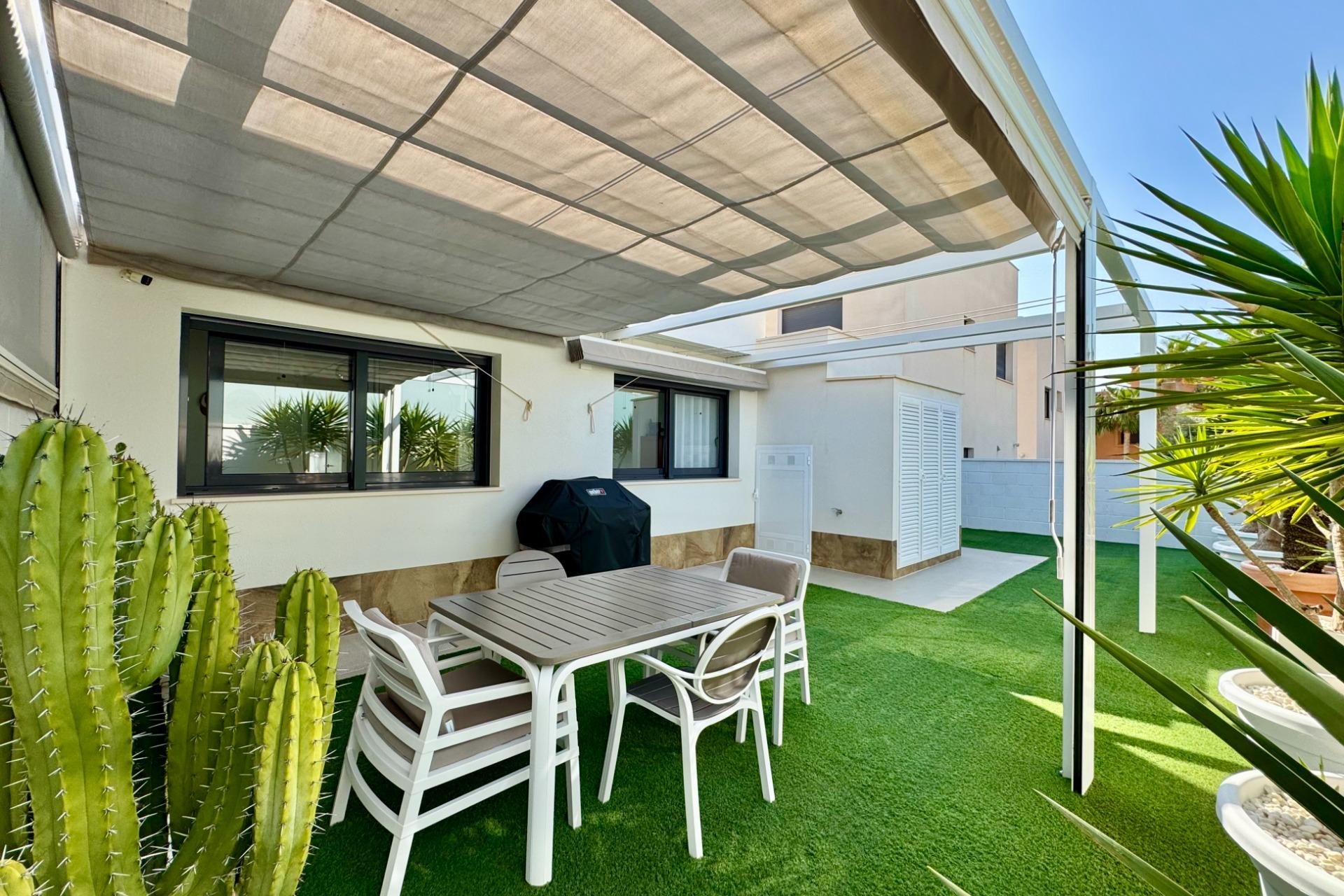 Használt Ingatlanok - Villa -
San Miguel de Salinas - Bellavista