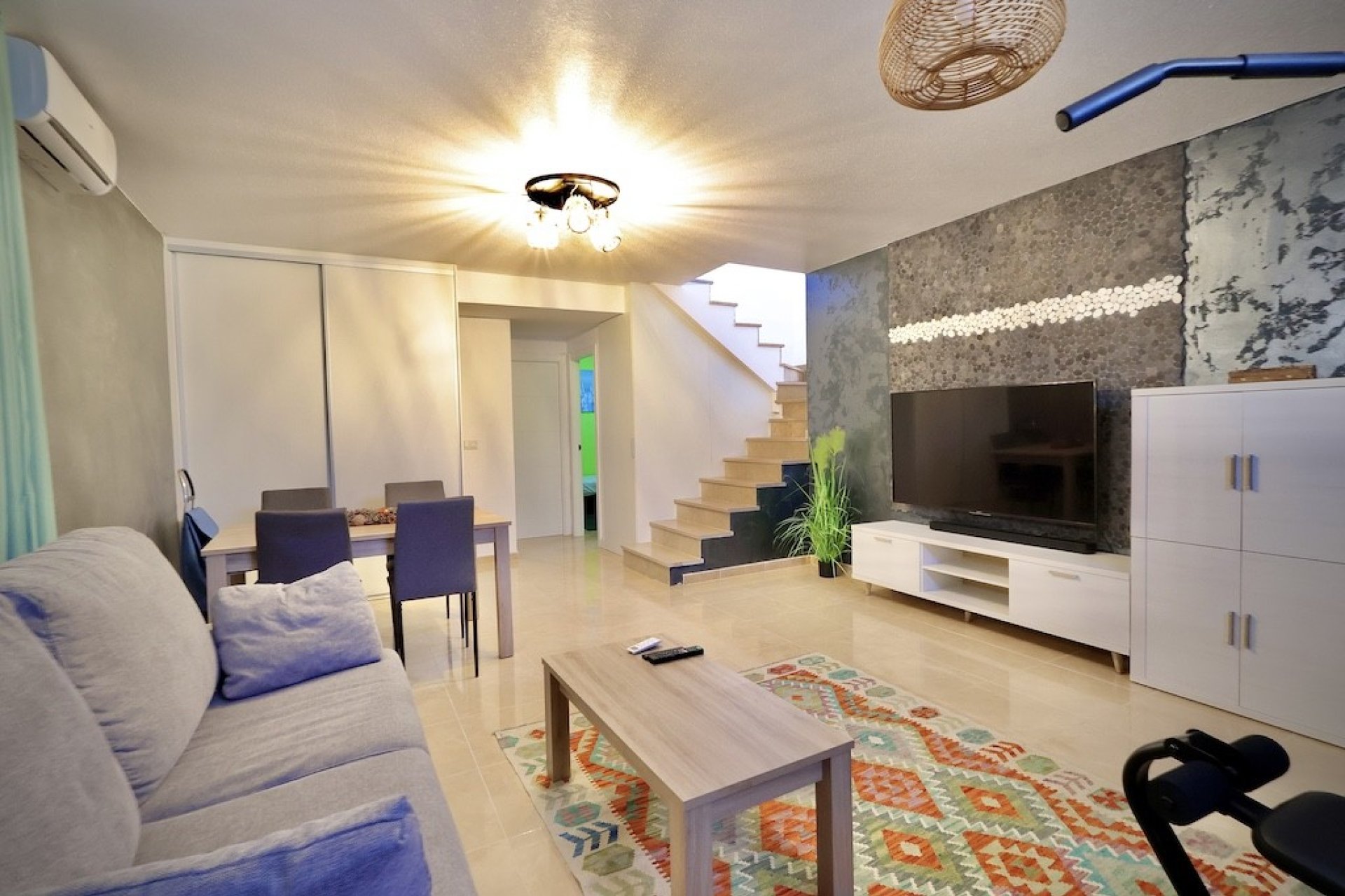 Használt Ingatlanok - Villa -
San Miguel de Salinas - Inland