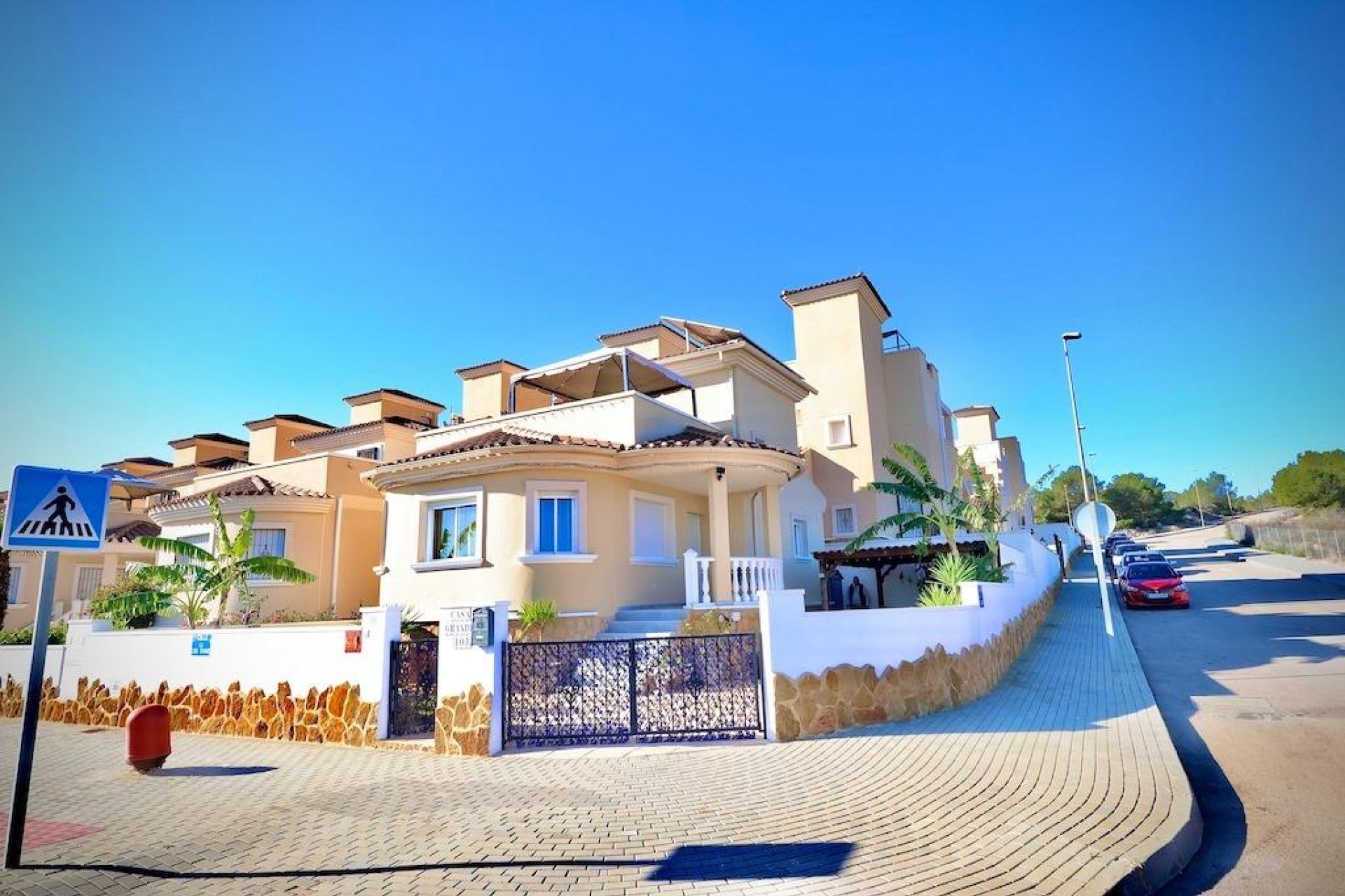 Használt Ingatlanok - Villa -
San Miguel de Salinas - Inland