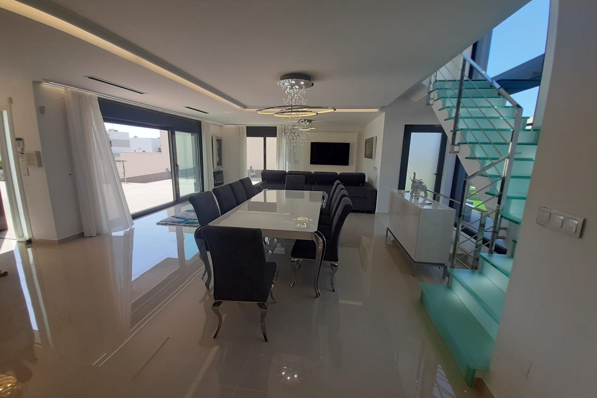 Használt Ingatlanok - Villa -
San Miguel de Salinas - Inland