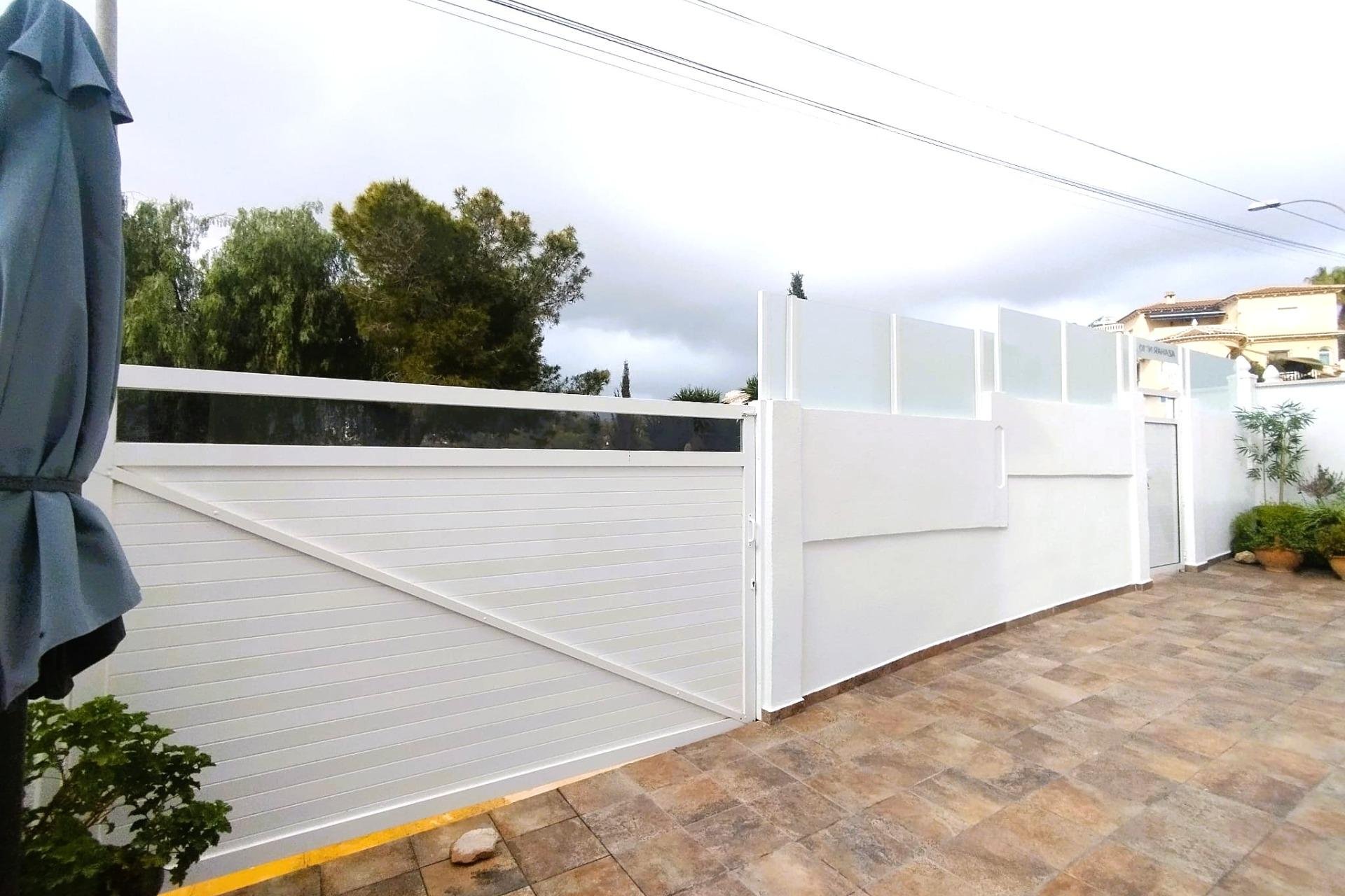 Használt Ingatlanok - Villa -
San Miguel de Salinas - Inland