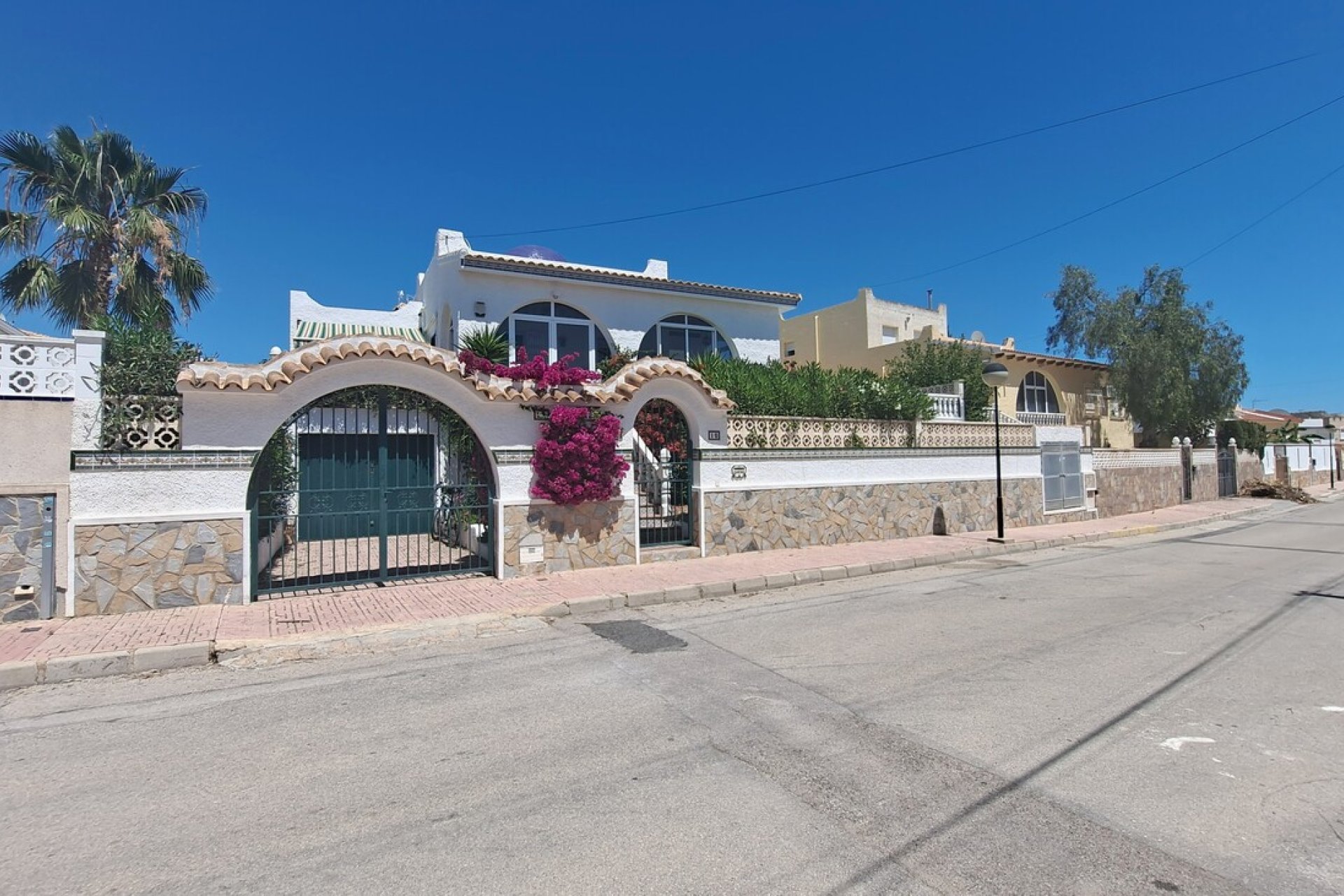 Használt Ingatlanok - Villa -
San Miguel de Salinas - Inland
