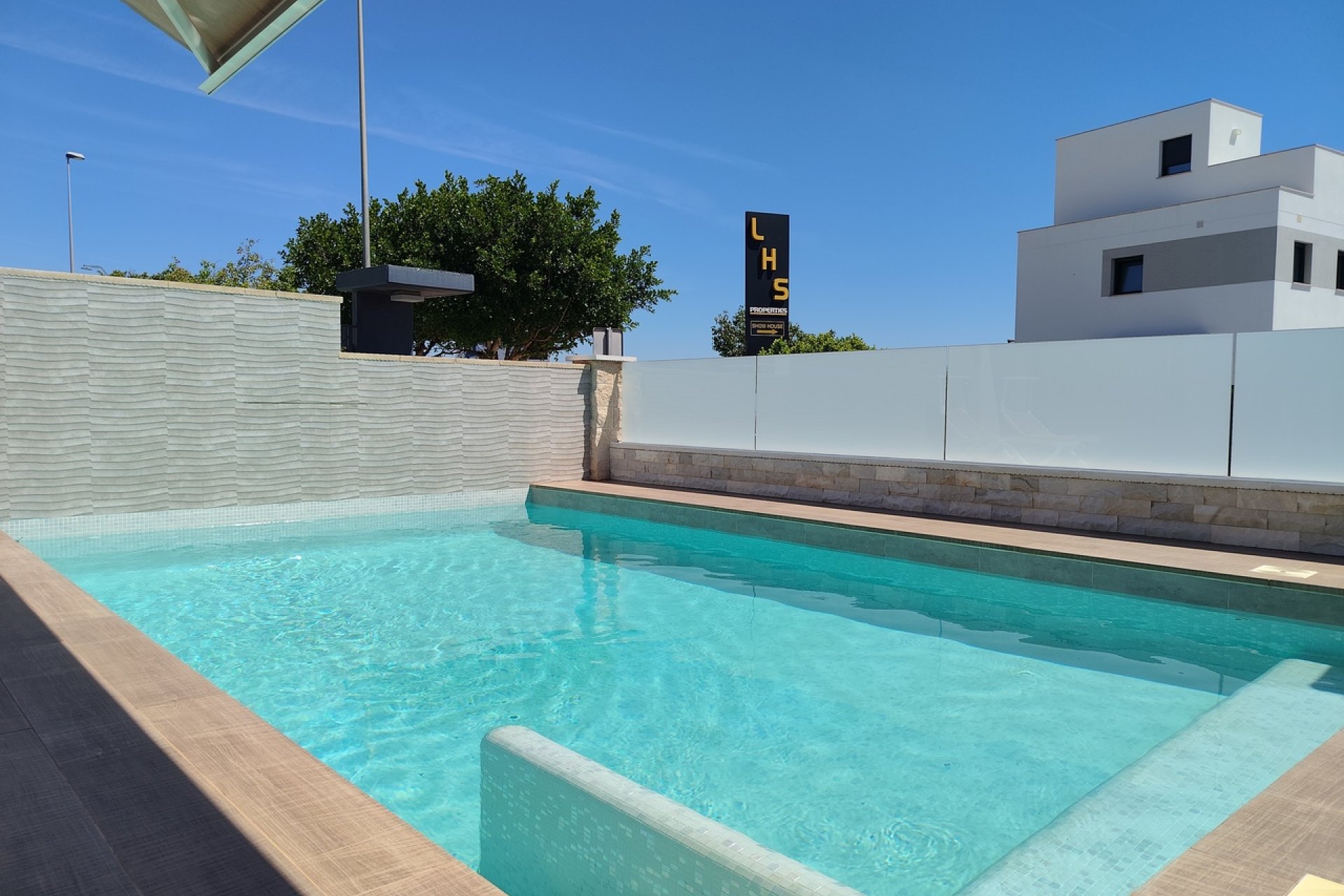 Használt Ingatlanok - Villa -
San Miguel de Salinas - Inland