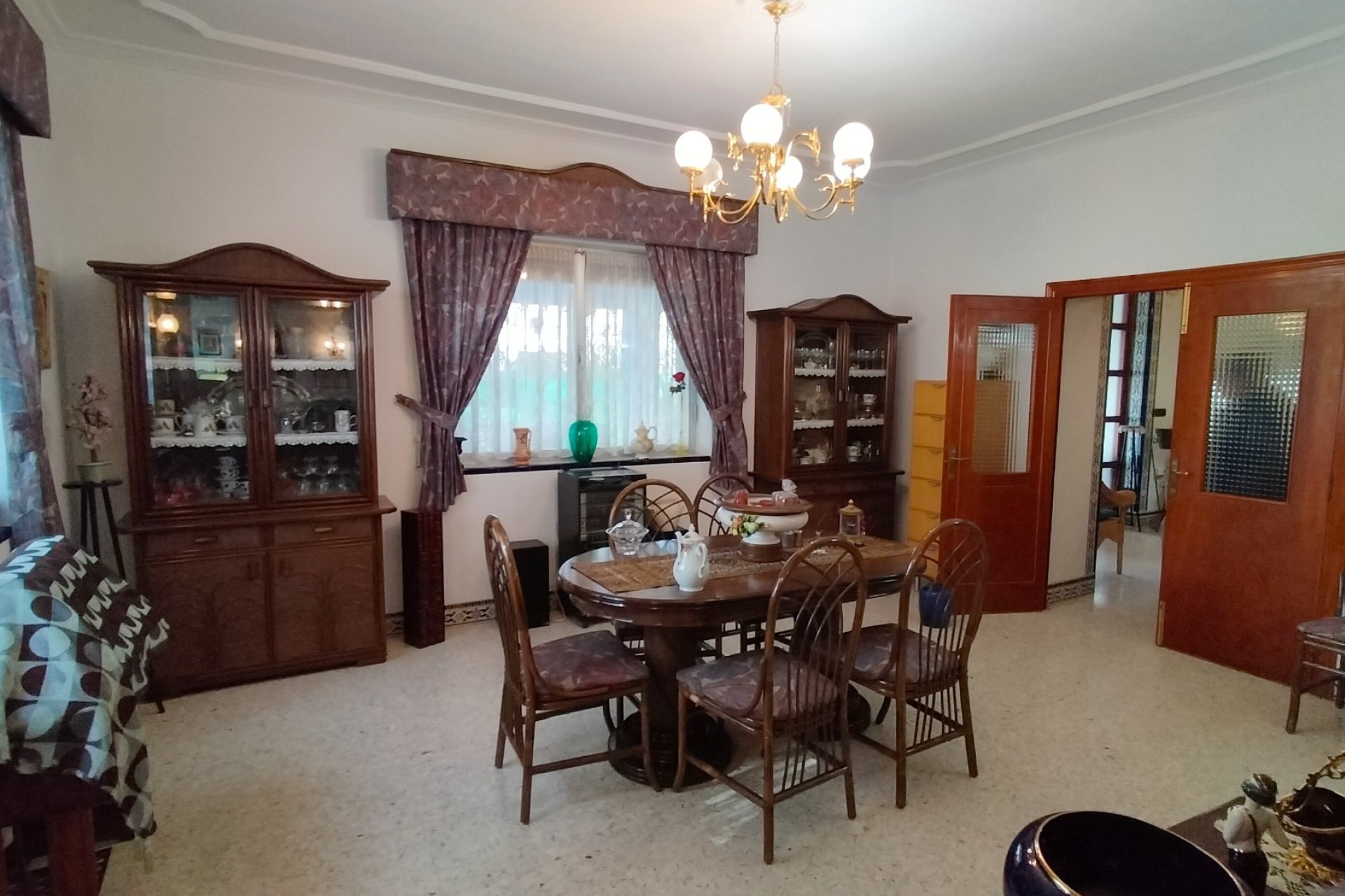 Használt Ingatlanok - Villa -
Sax - Inland
