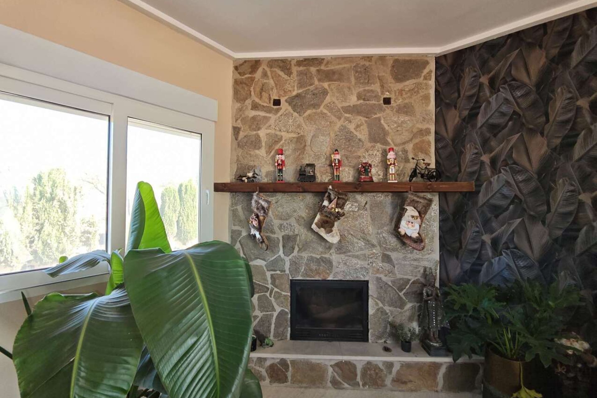 Használt Ingatlanok - Villa -
Sax - Inland