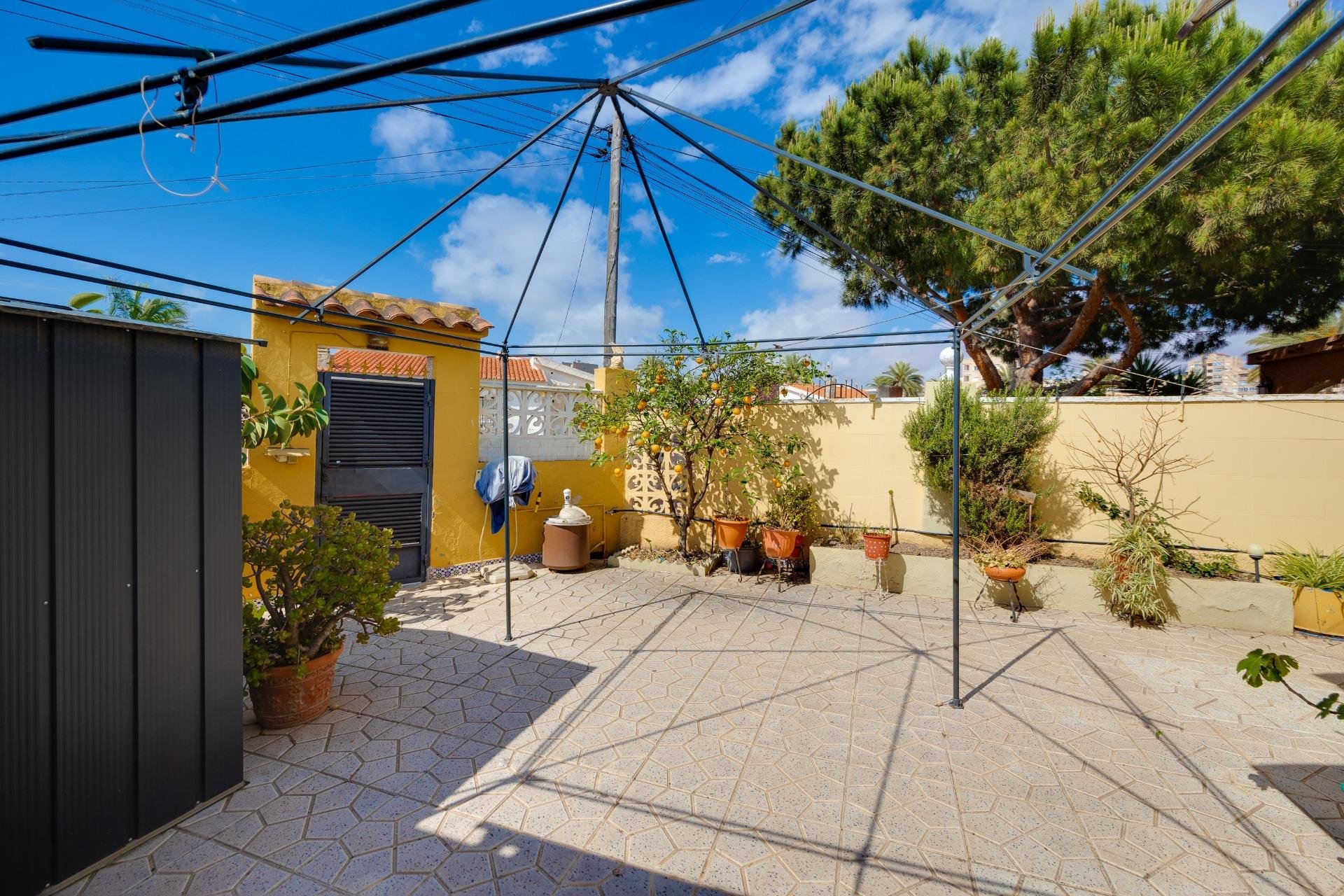 Használt Ingatlanok - Villa -
Torrevieja - Aguas Nuevas