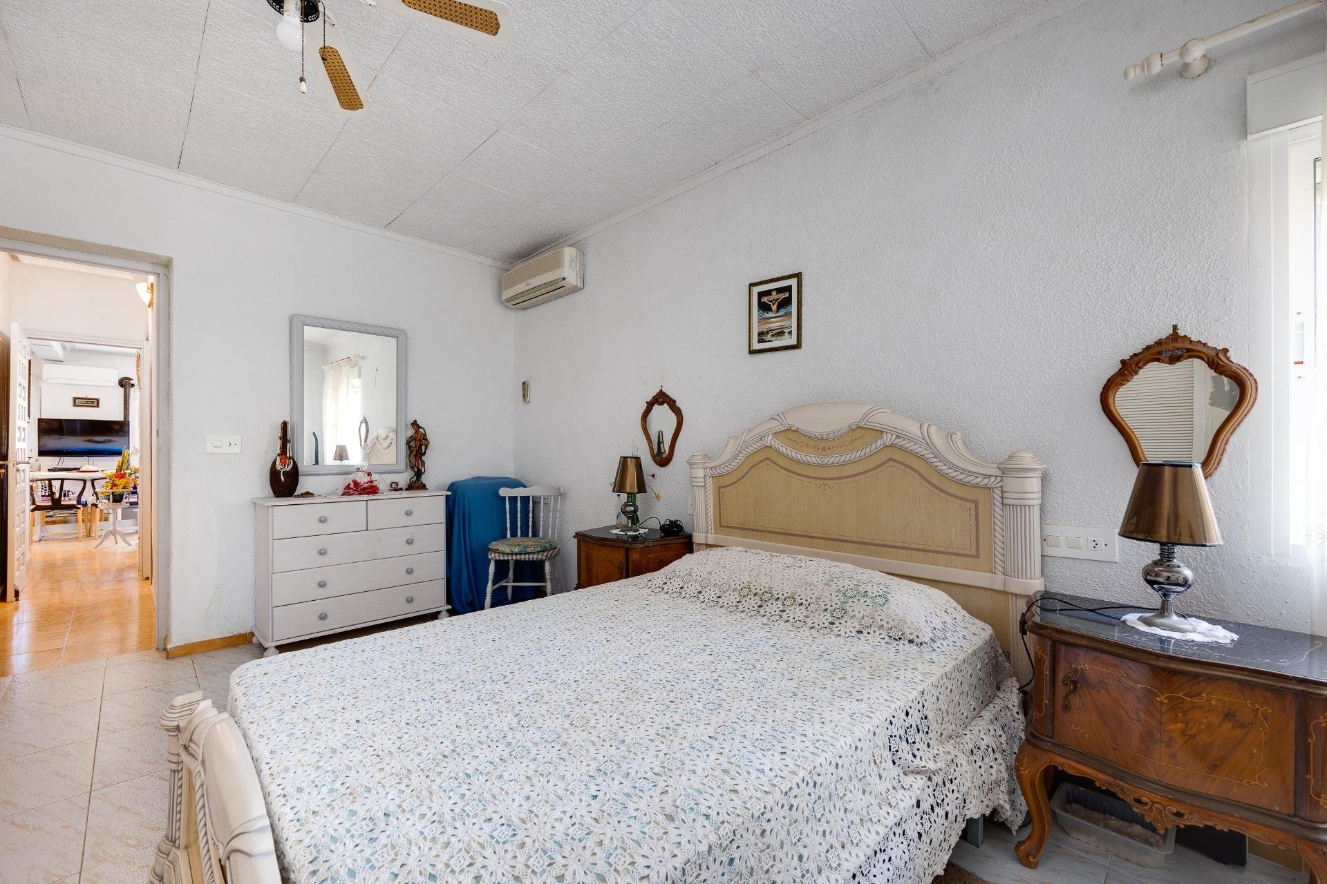 Használt Ingatlanok - Villa -
Torrevieja - Aguas Nuevas