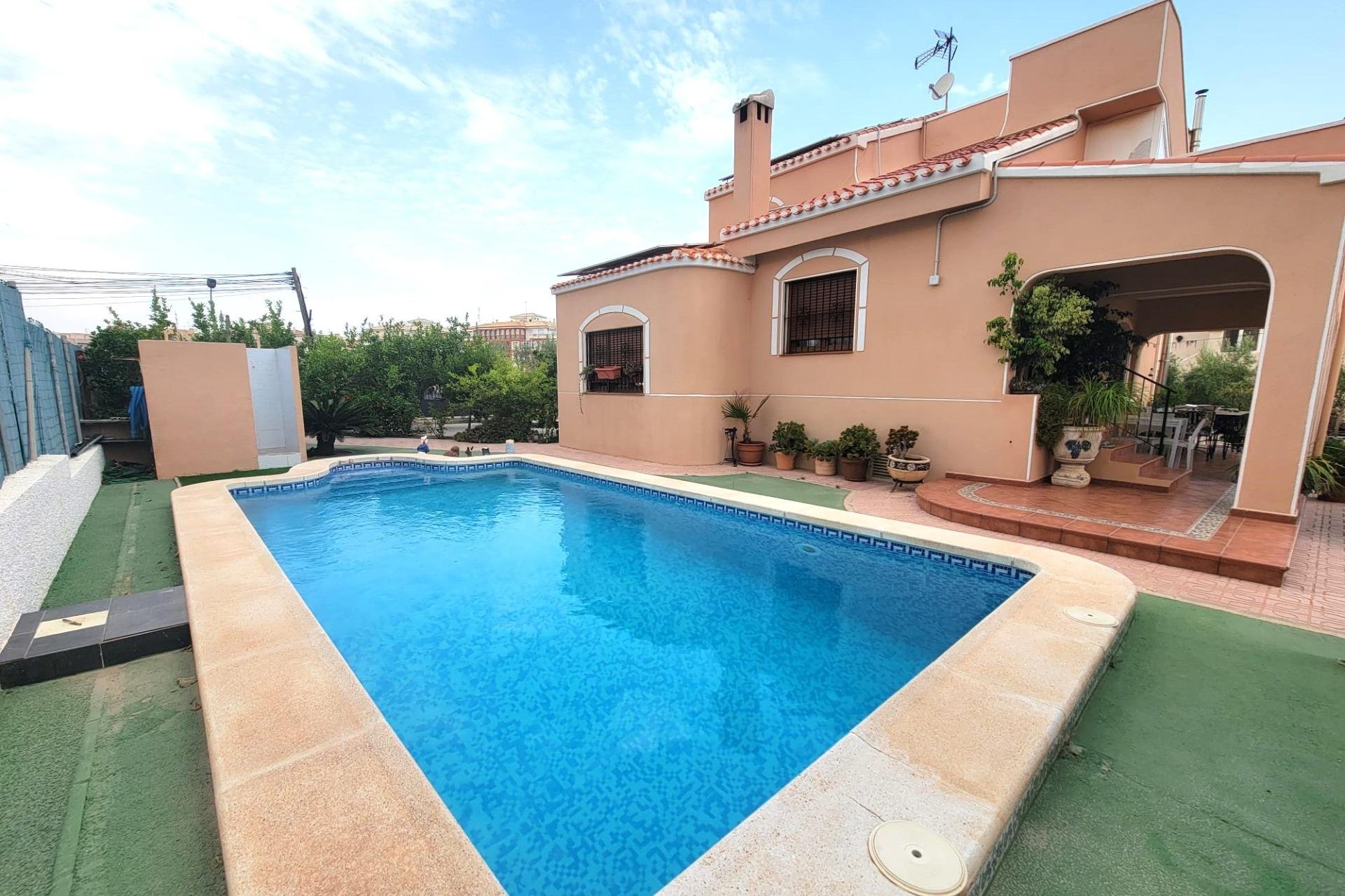 Használt Ingatlanok - Villa -
Torrevieja - Aguas Nuevas