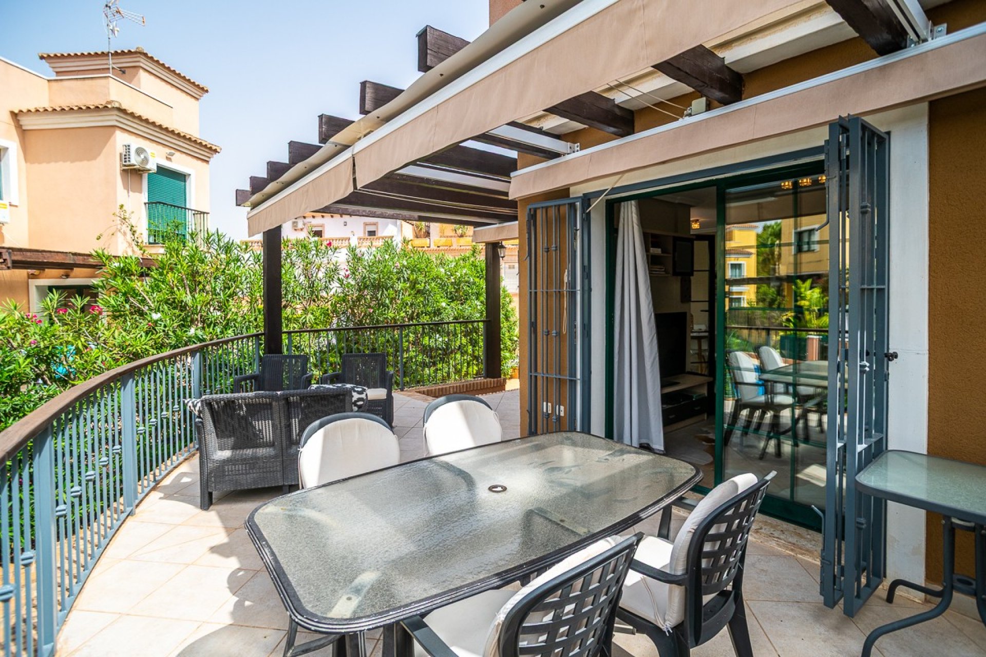 Használt Ingatlanok - Villa -
Torrevieja - Costa Blanca