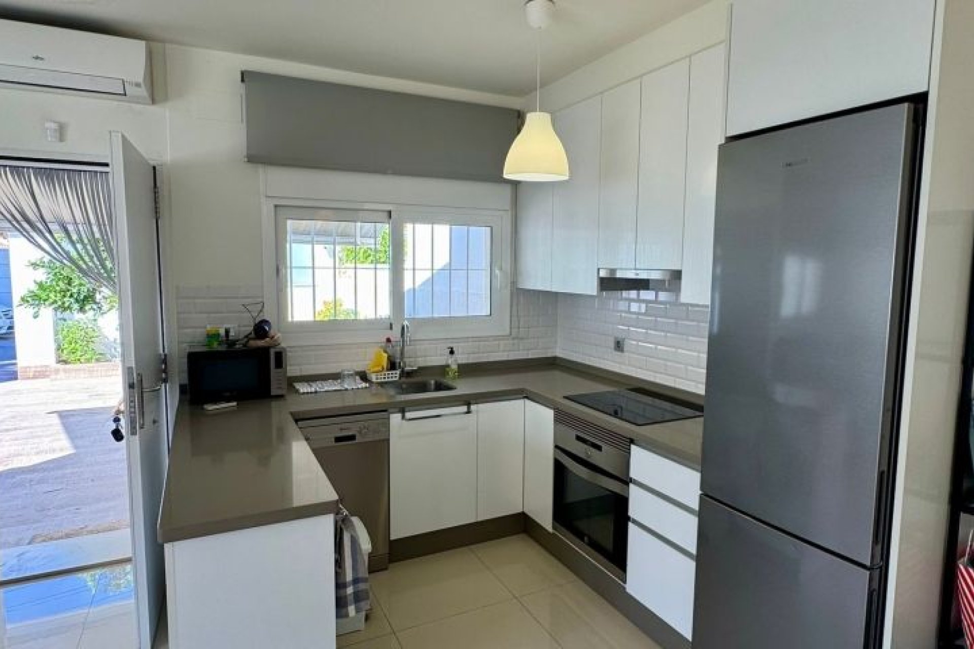 Használt Ingatlanok - Villa -
Torrevieja - Costa Blanca