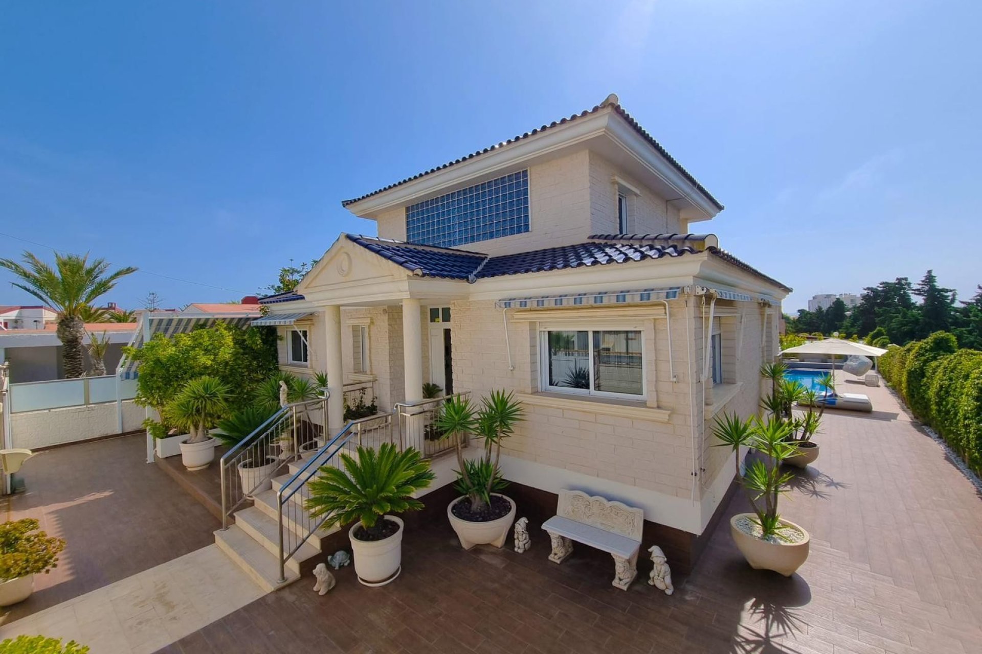 Használt Ingatlanok - Villa -
Torrevieja - Costa Blanca