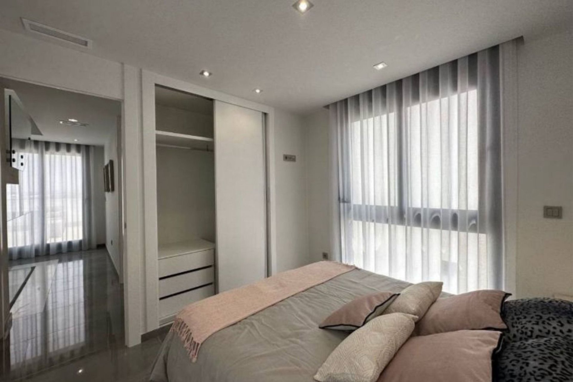 Használt Ingatlanok - Villa -
Torrevieja - Costa Blanca