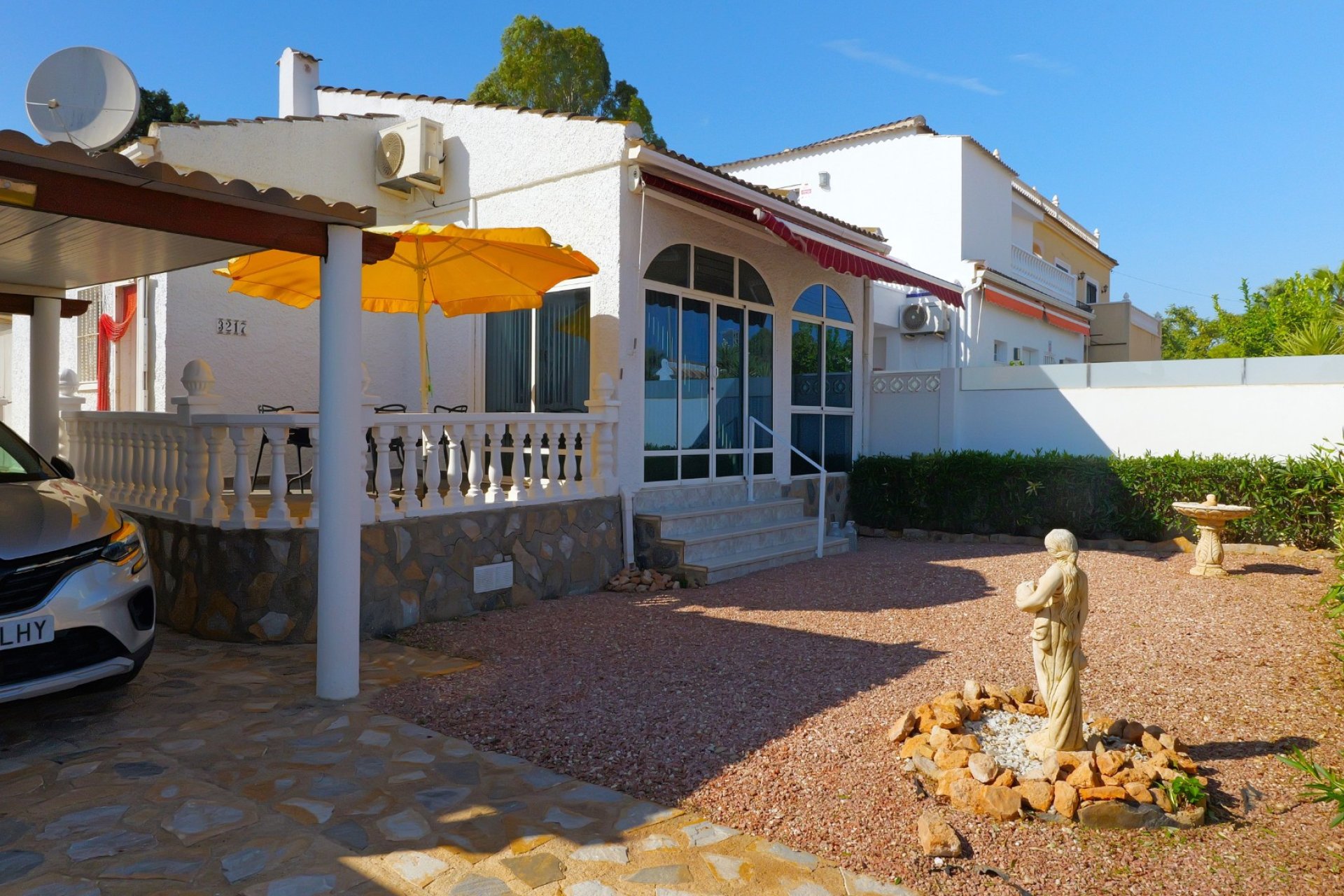 Használt Ingatlanok - Villa -
Torrevieja - Costa Blanca