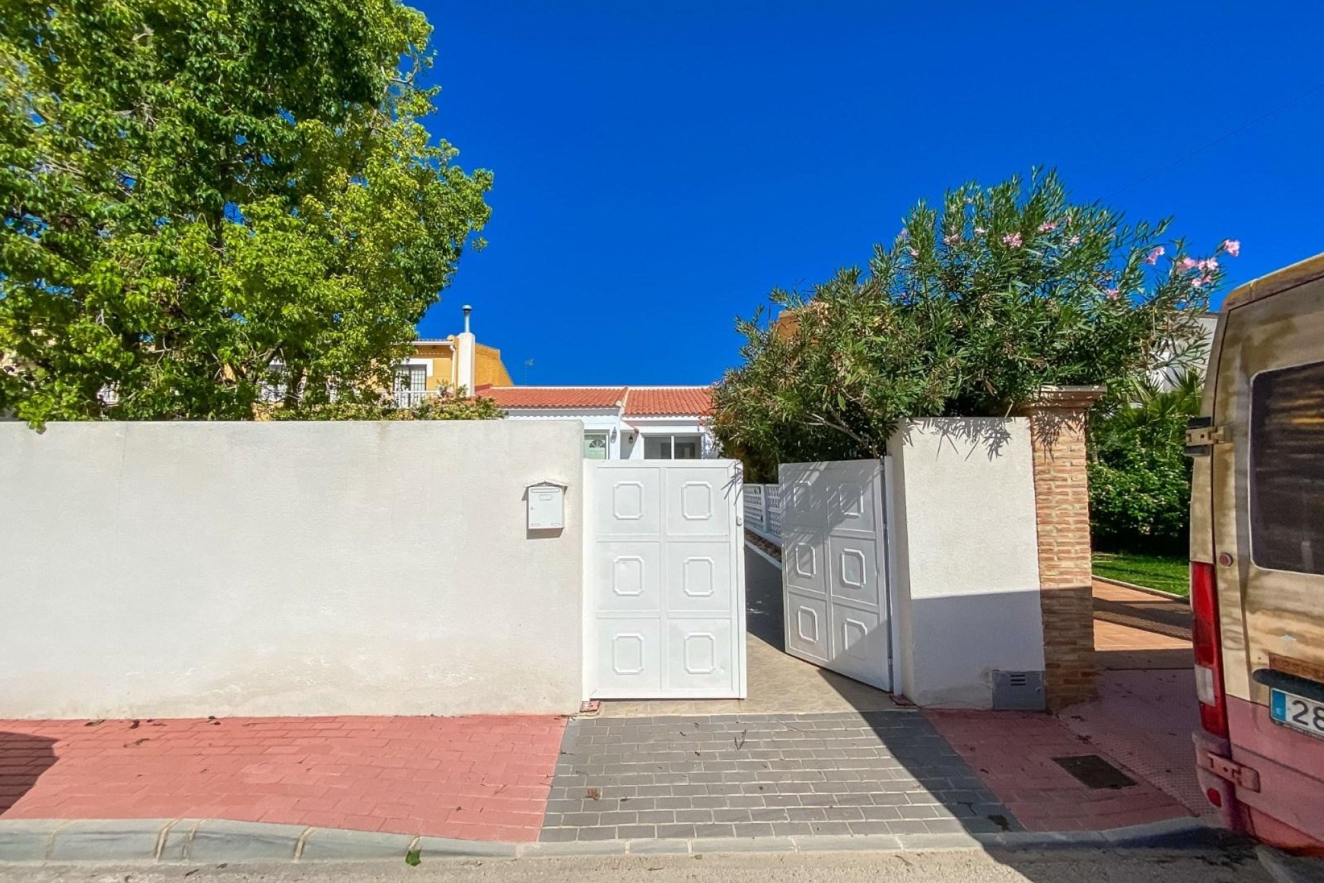 Használt Ingatlanok - Villa -
Torrevieja - Costa Blanca