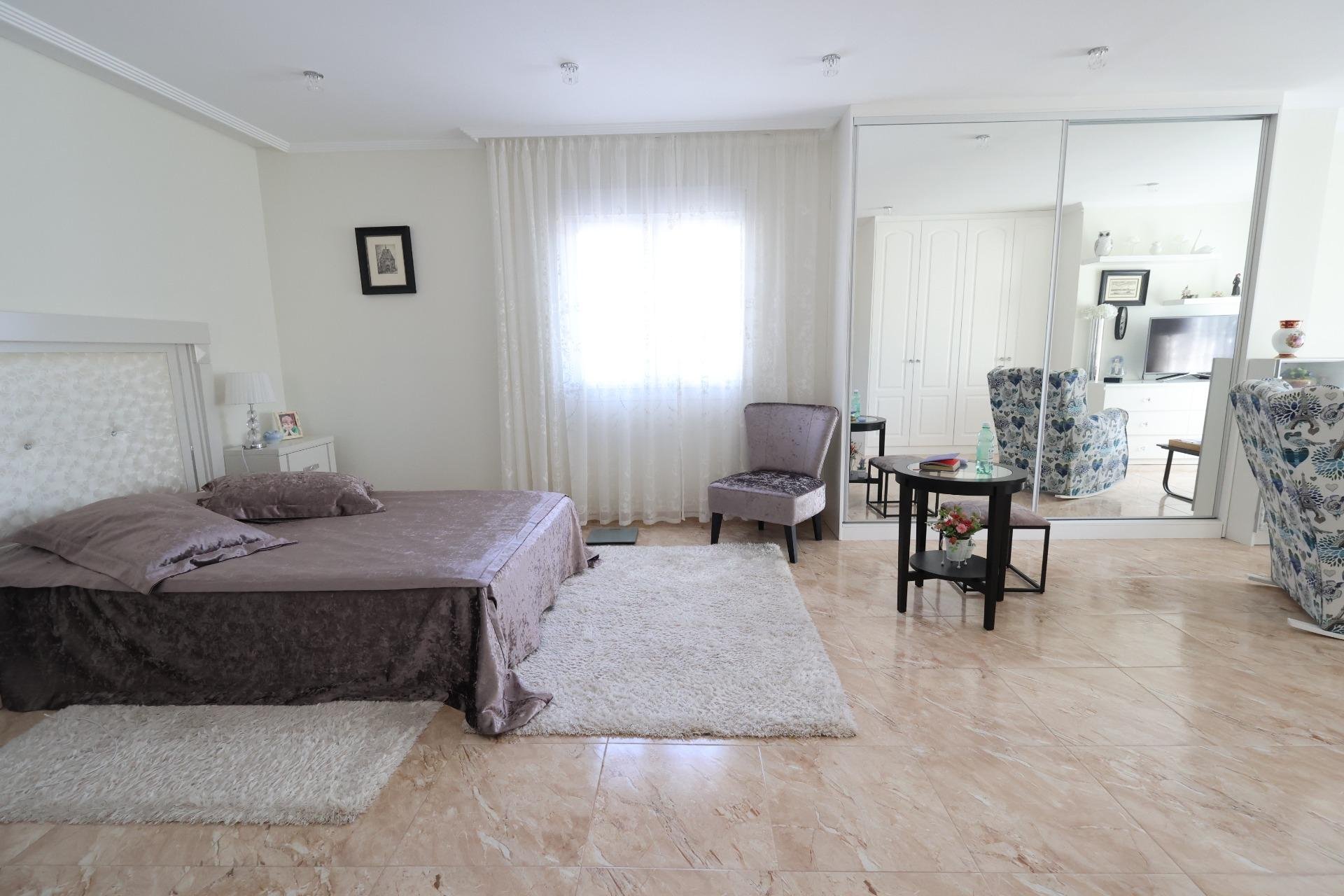 Használt Ingatlanok - Villa -
Torrevieja - Costa Blanca