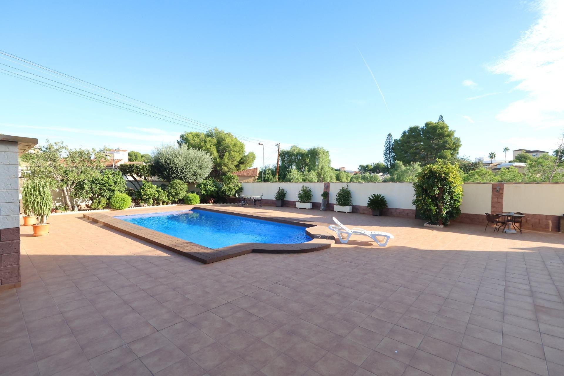 Használt Ingatlanok - Villa -
Torrevieja - Costa Blanca