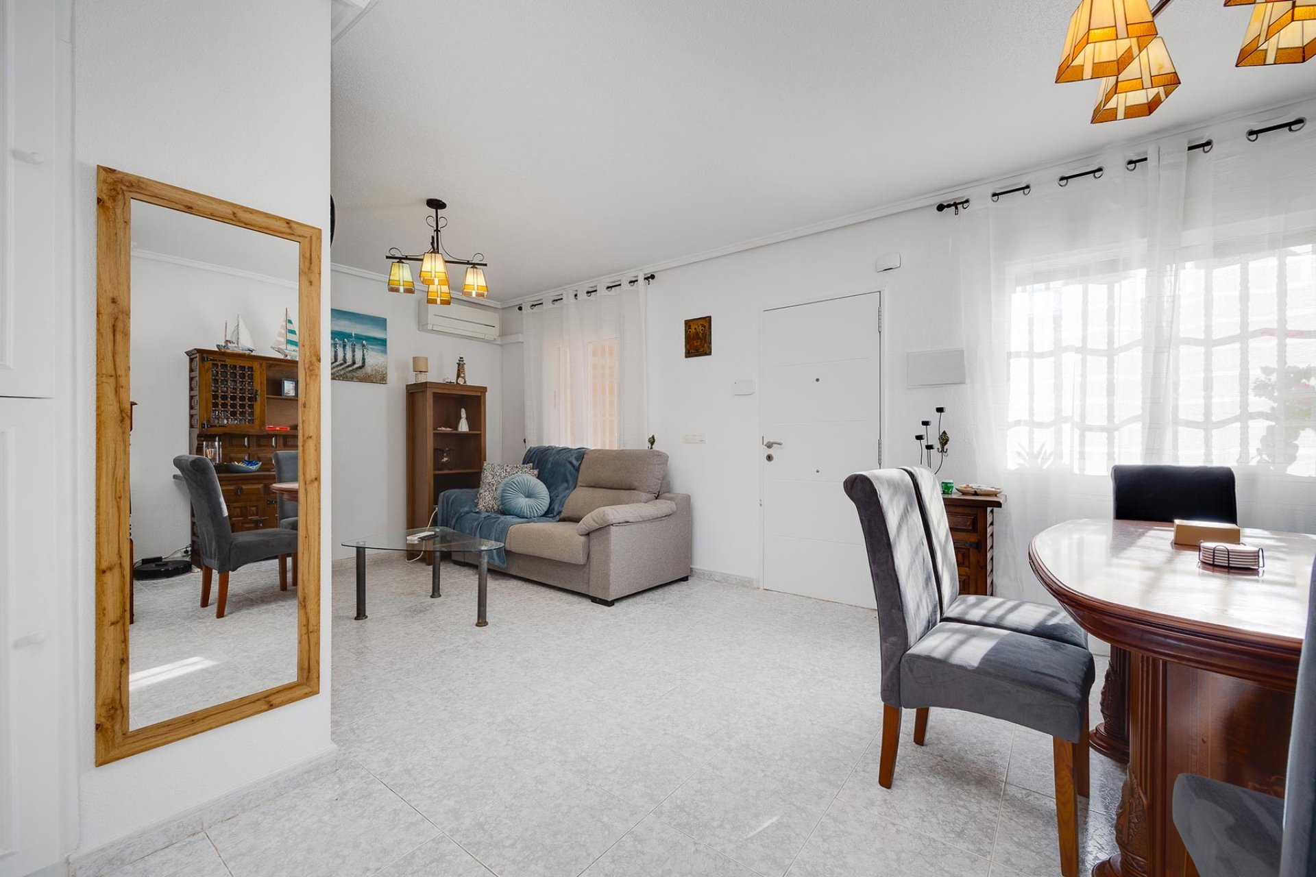 Használt Ingatlanok - Villa -
Torrevieja - Costa Blanca