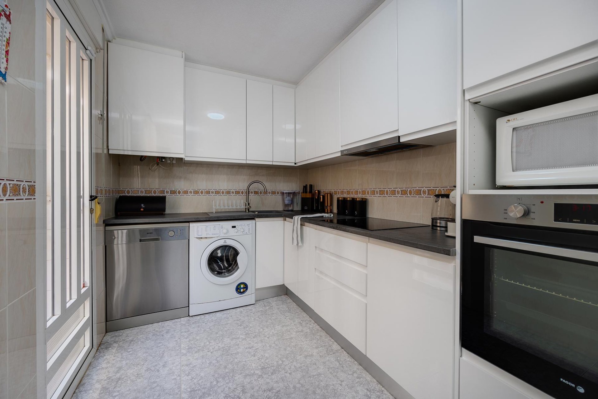 Használt Ingatlanok - Villa -
Torrevieja - Costa Blanca