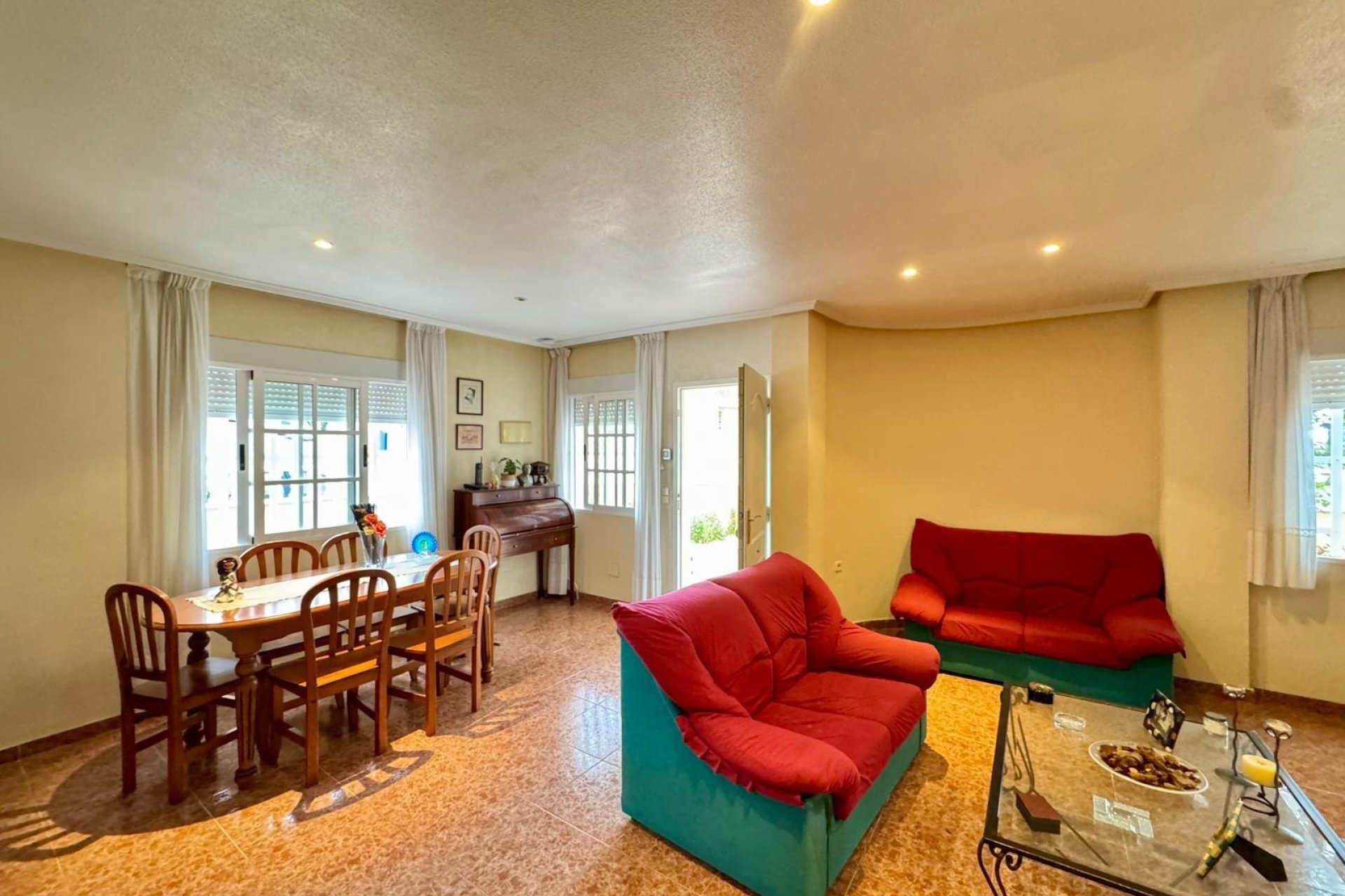 Használt Ingatlanok - Villa -
Torrevieja - Costa Blanca