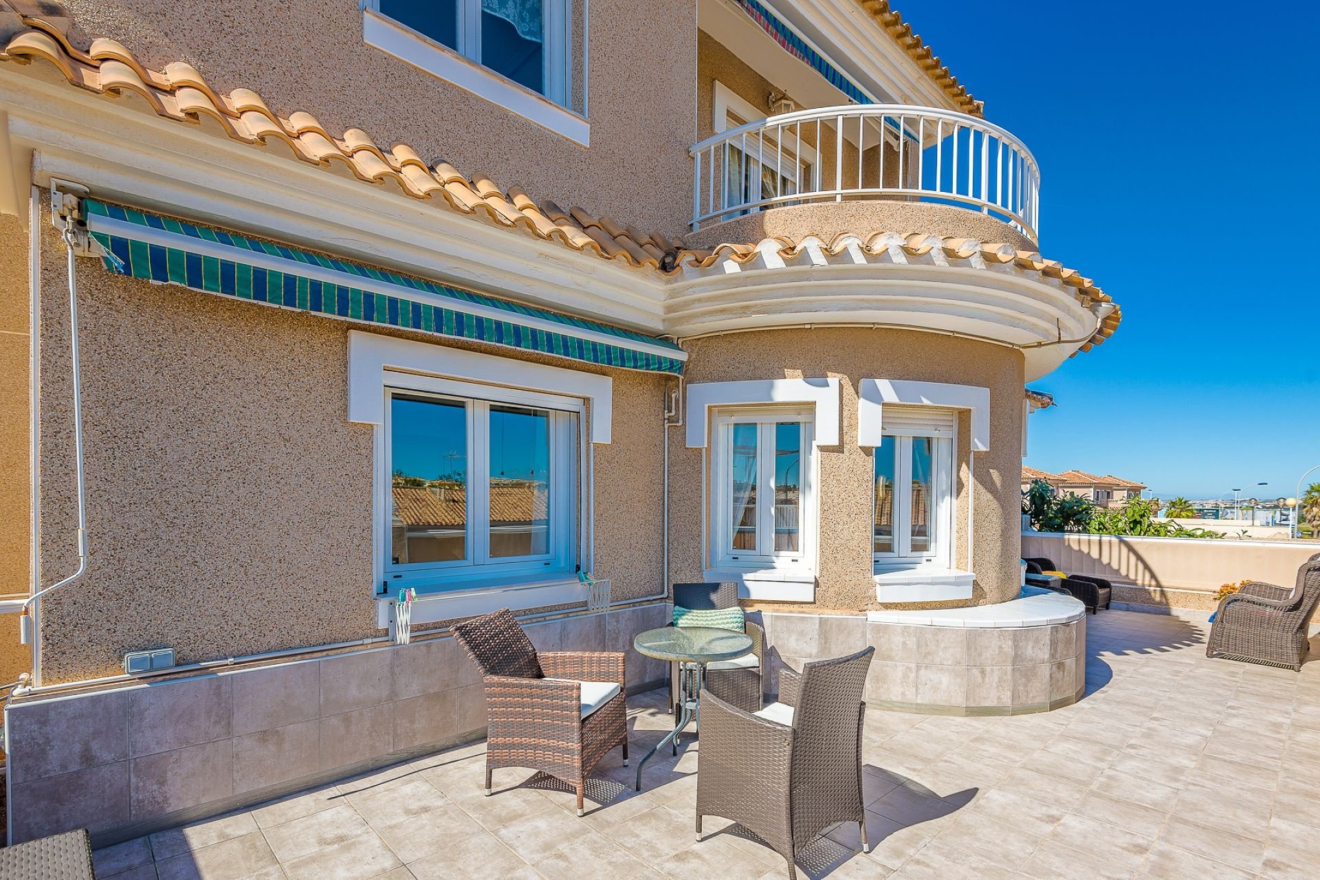 Használt Ingatlanok - Villa -
Torrevieja - Costa Blanca