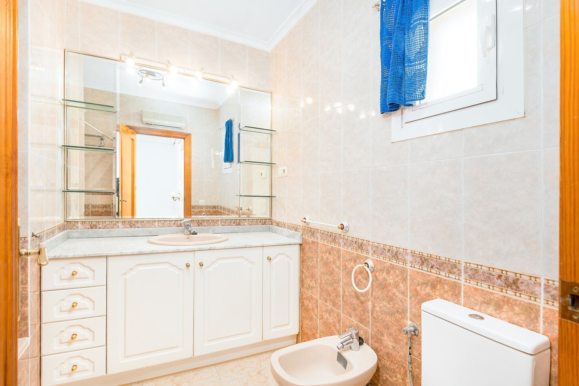 Használt Ingatlanok - Villa -
Torrevieja - Costa Blanca