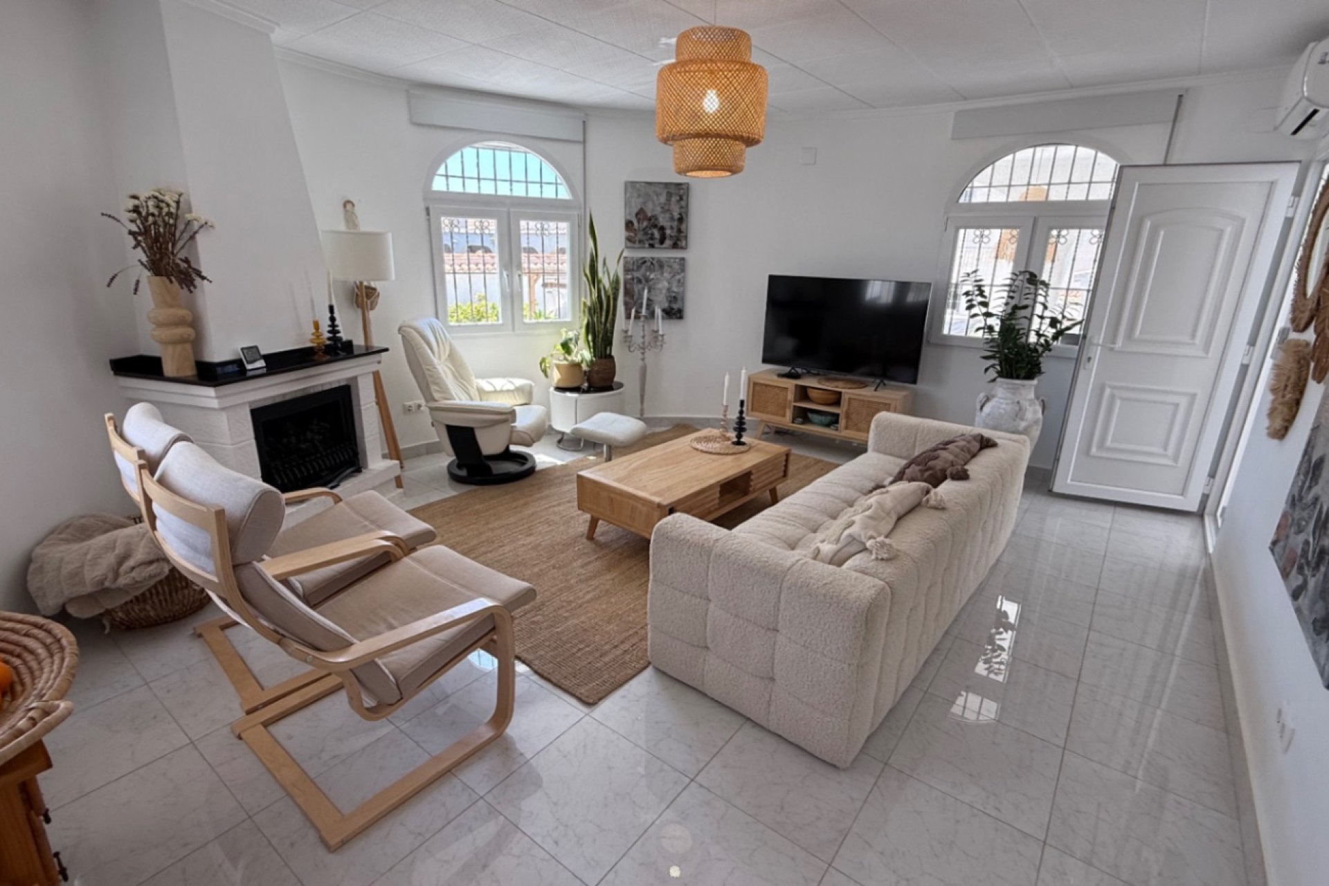 Használt Ingatlanok - Villa -
Torrevieja - Costa Blanca