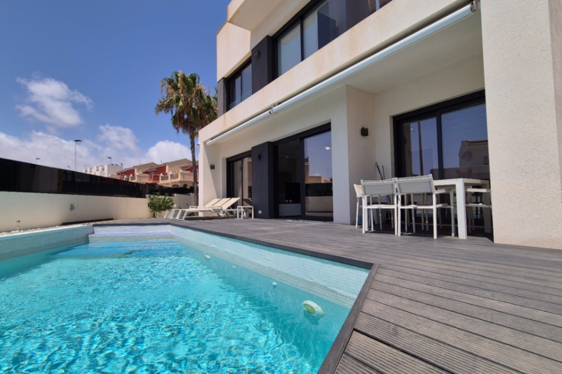 Használt Ingatlanok - Villa -
Torrevieja - Costa Blanca
