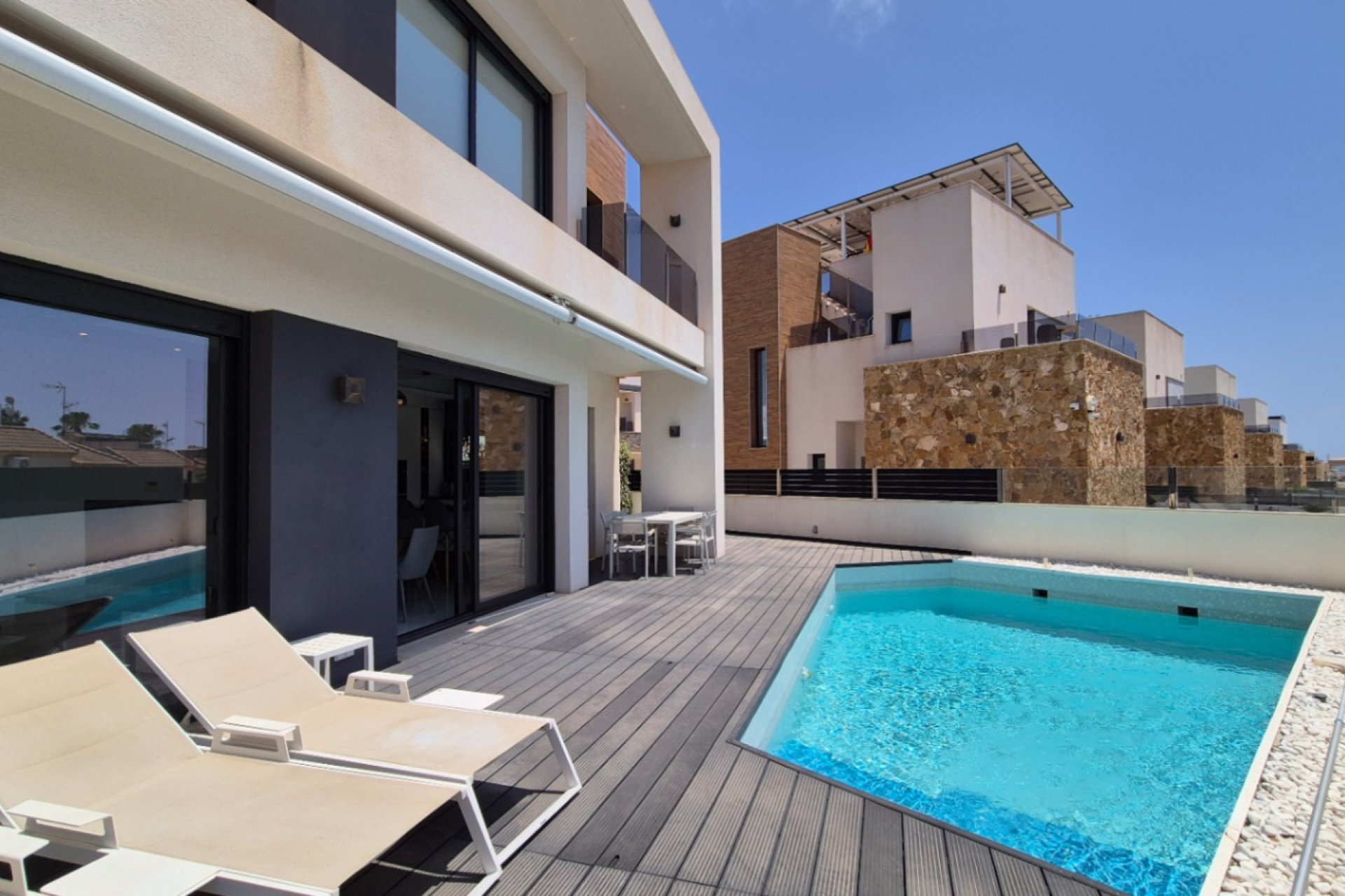 Használt Ingatlanok - Villa -
Torrevieja - Costa Blanca