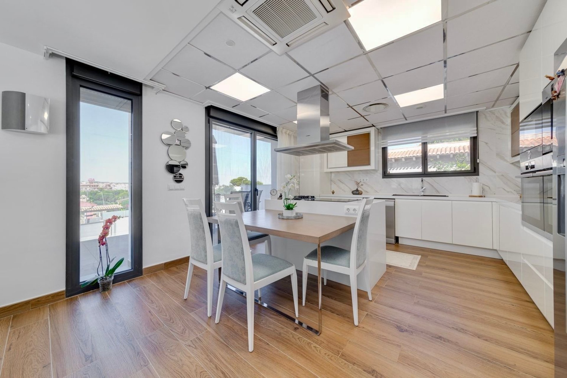 Használt Ingatlanok - Villa -
Torrevieja - Costa Blanca