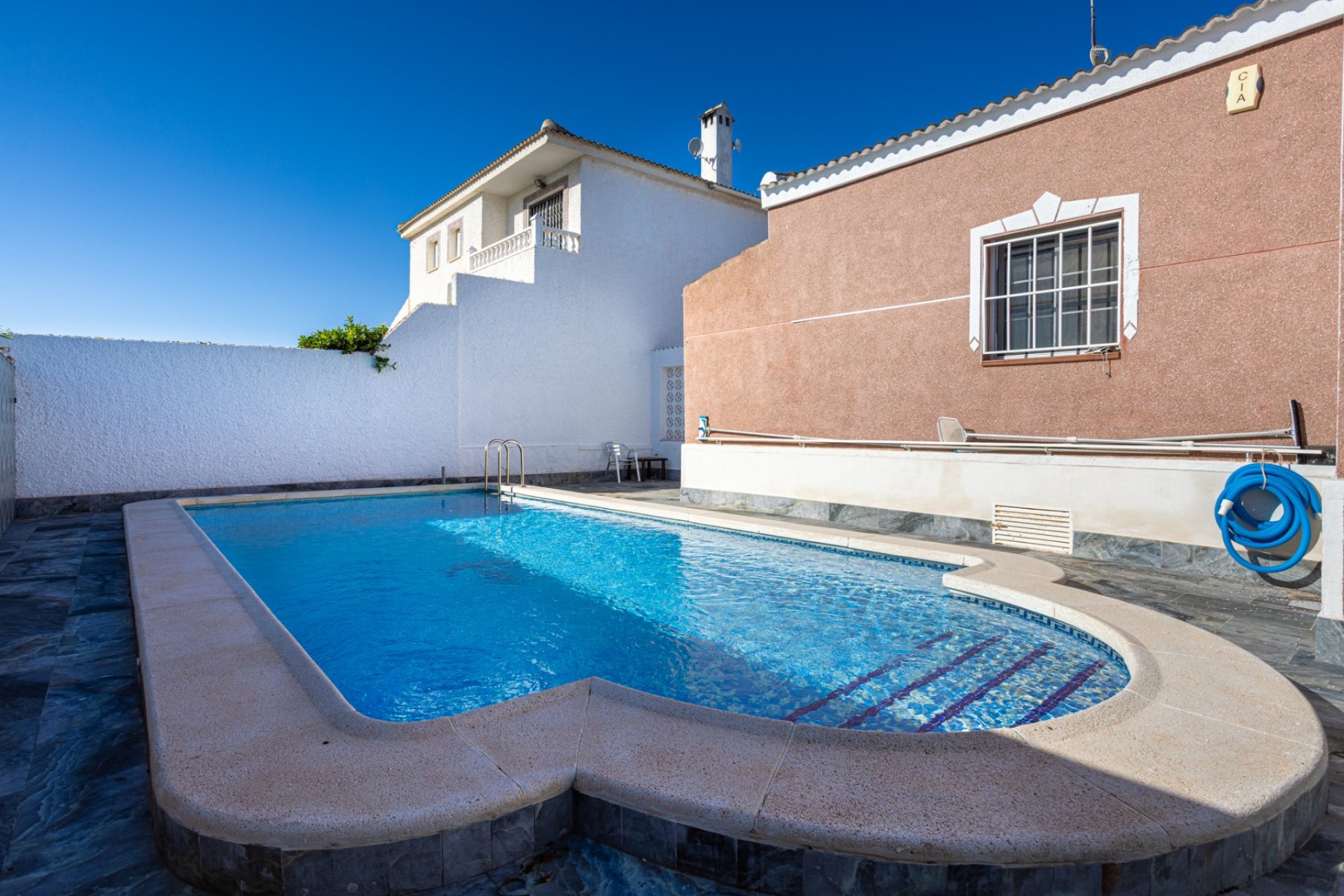 Használt Ingatlanok - Villa -
Torrevieja - Costa Blanca