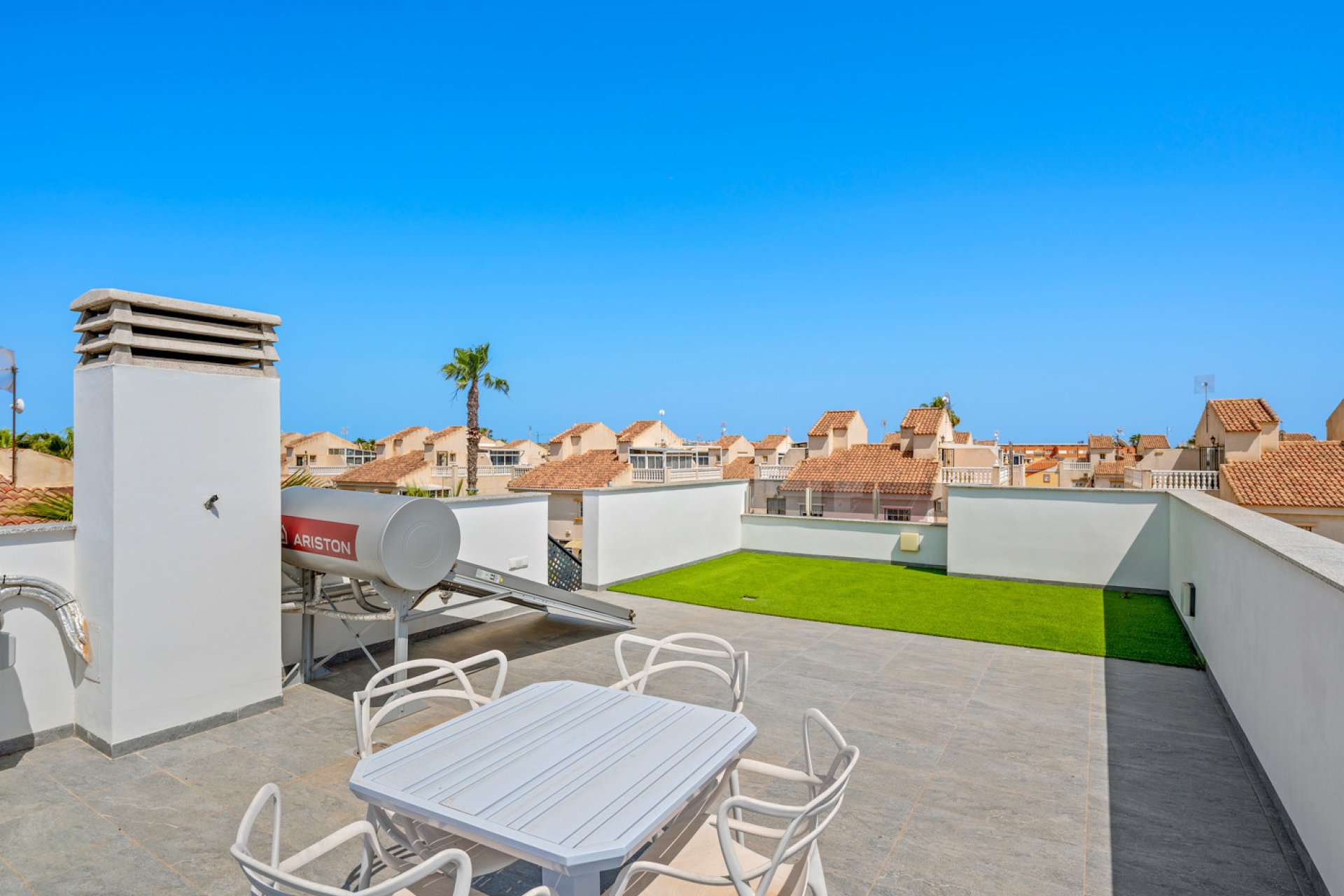 Használt Ingatlanok - Villa -
Torrevieja - Costa Blanca