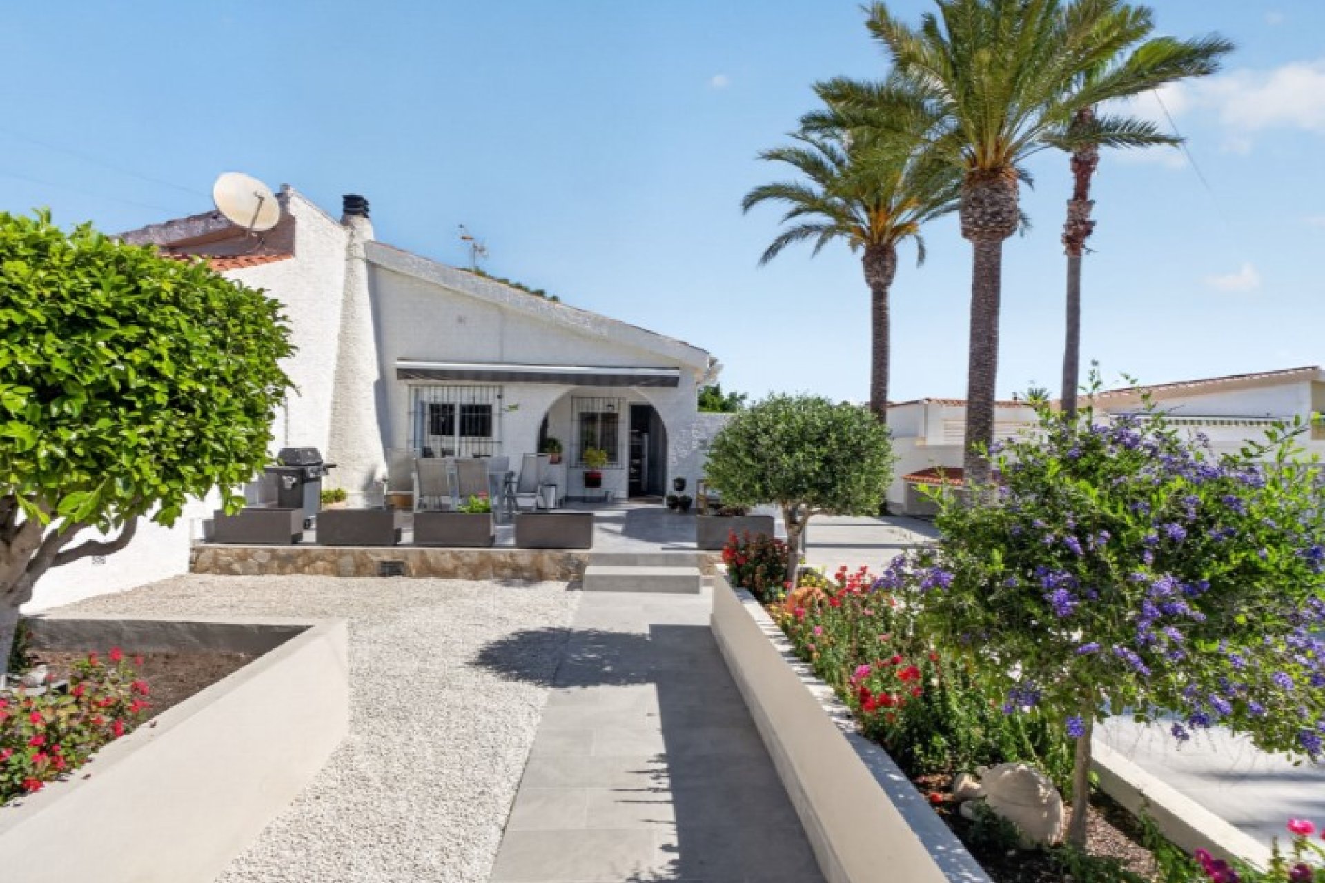 Használt Ingatlanok - Villa -
Torrevieja - Costa Blanca