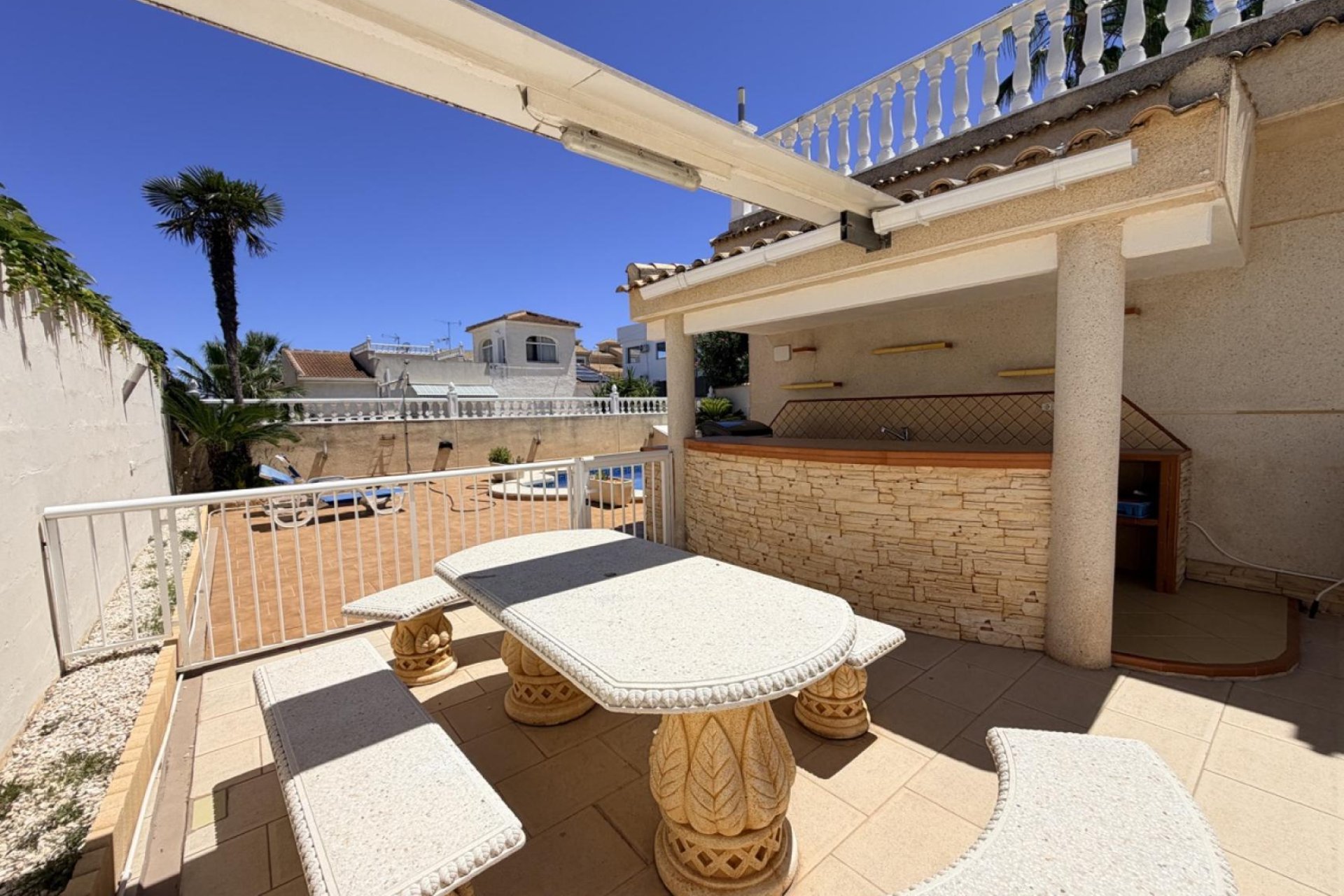 Használt Ingatlanok - Villa -
Torrevieja - Costa Blanca