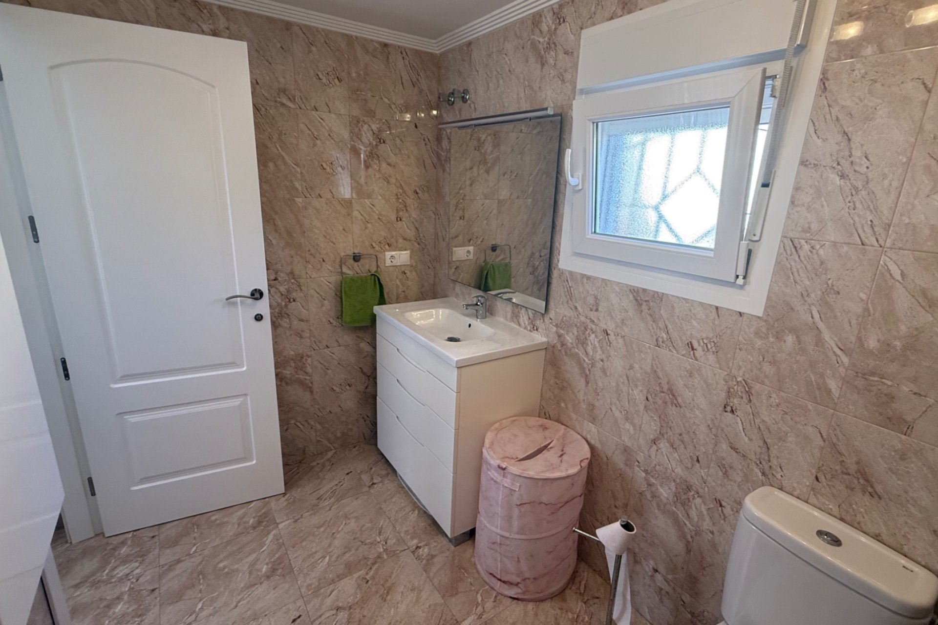 Használt Ingatlanok - Villa -
Torrevieja - Costa Blanca