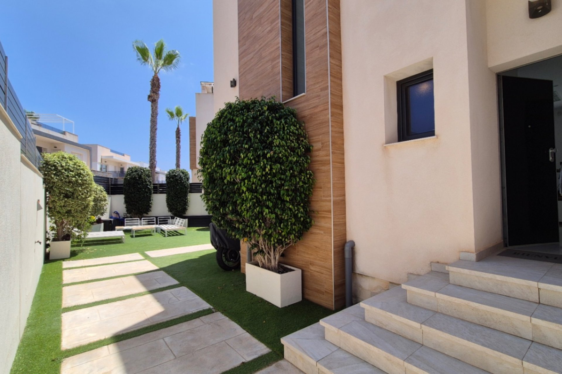 Használt Ingatlanok - Villa -
Torrevieja - Costa Blanca