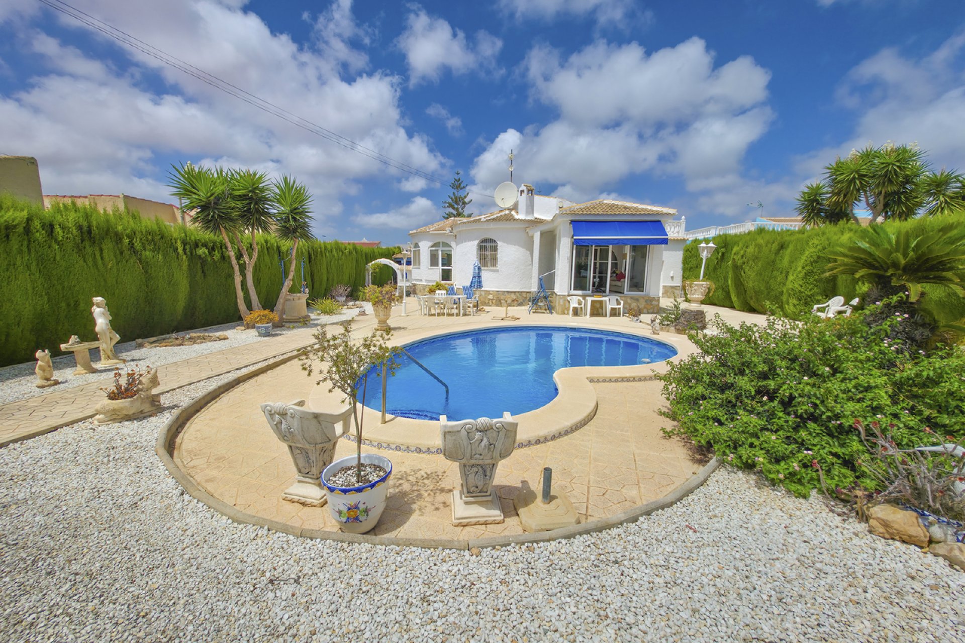 Használt Ingatlanok - Villa -
Torrevieja - Costa Blanca