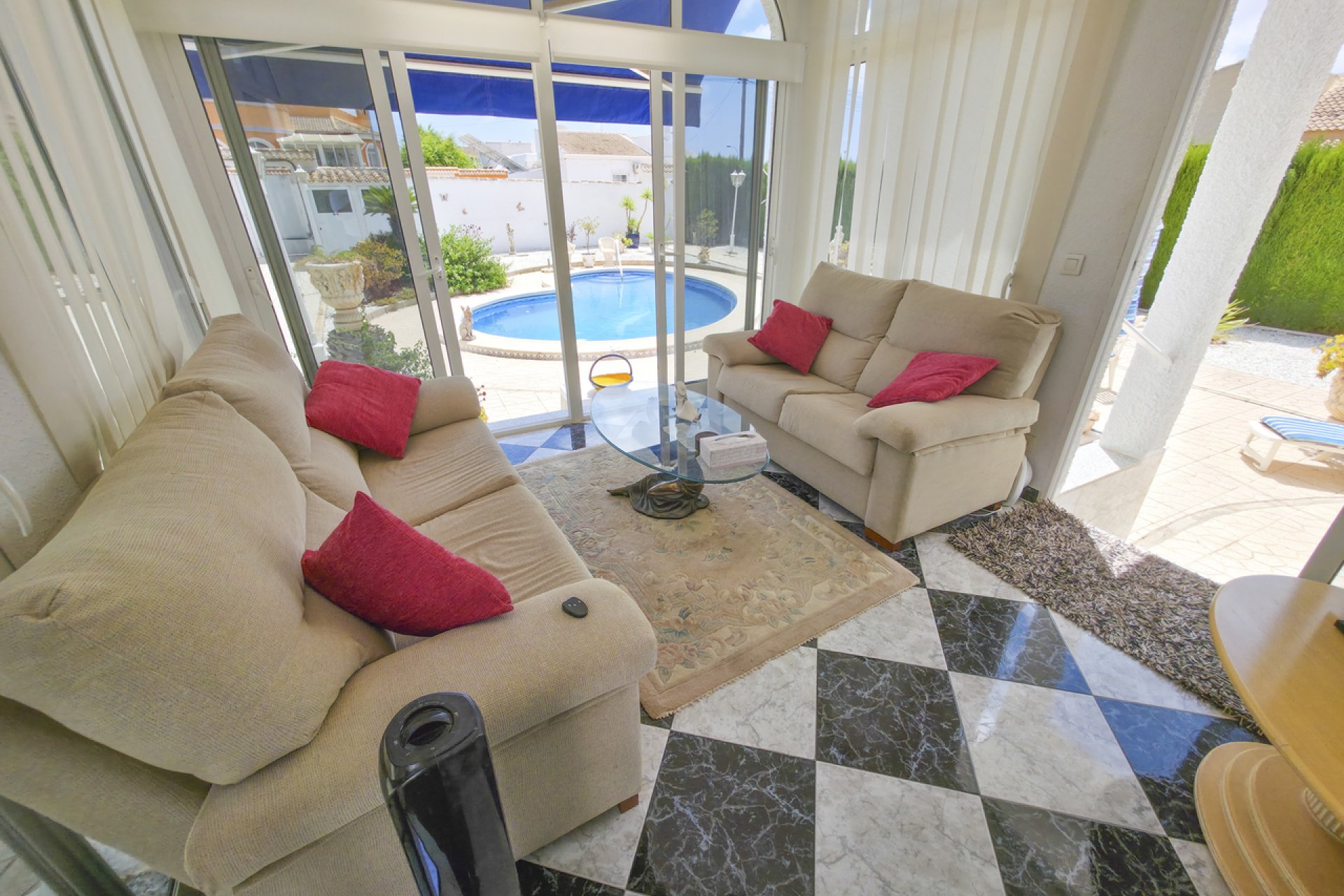 Használt Ingatlanok - Villa -
Torrevieja - Costa Blanca