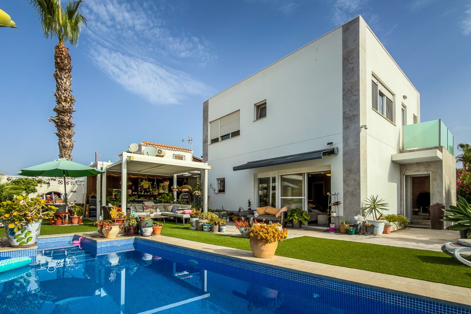 Használt Ingatlanok - Villa -
Torrevieja - Costa Blanca