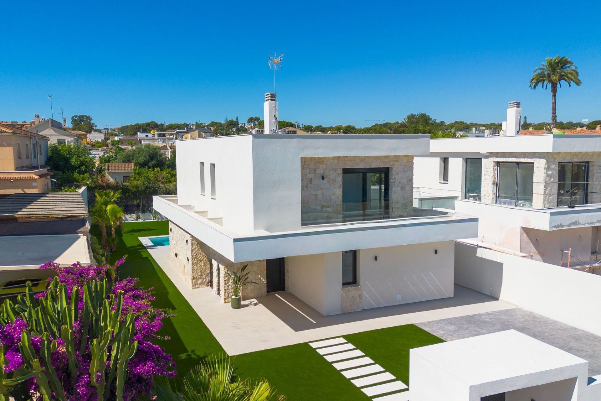 Használt Ingatlanok - Villa -
Torrevieja - Costa Blanca
