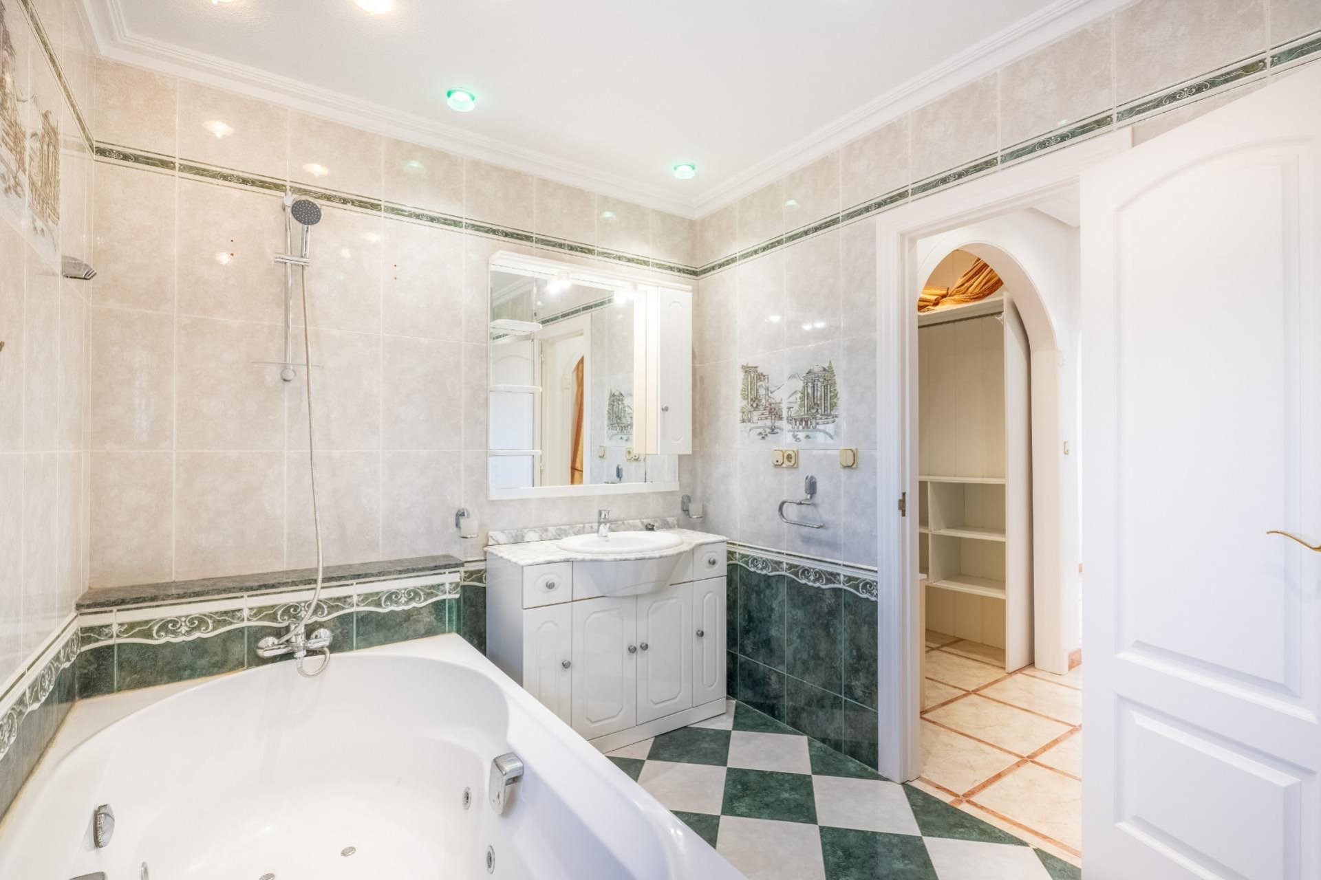 Használt Ingatlanok - Villa -
Torrevieja - El Chaparral