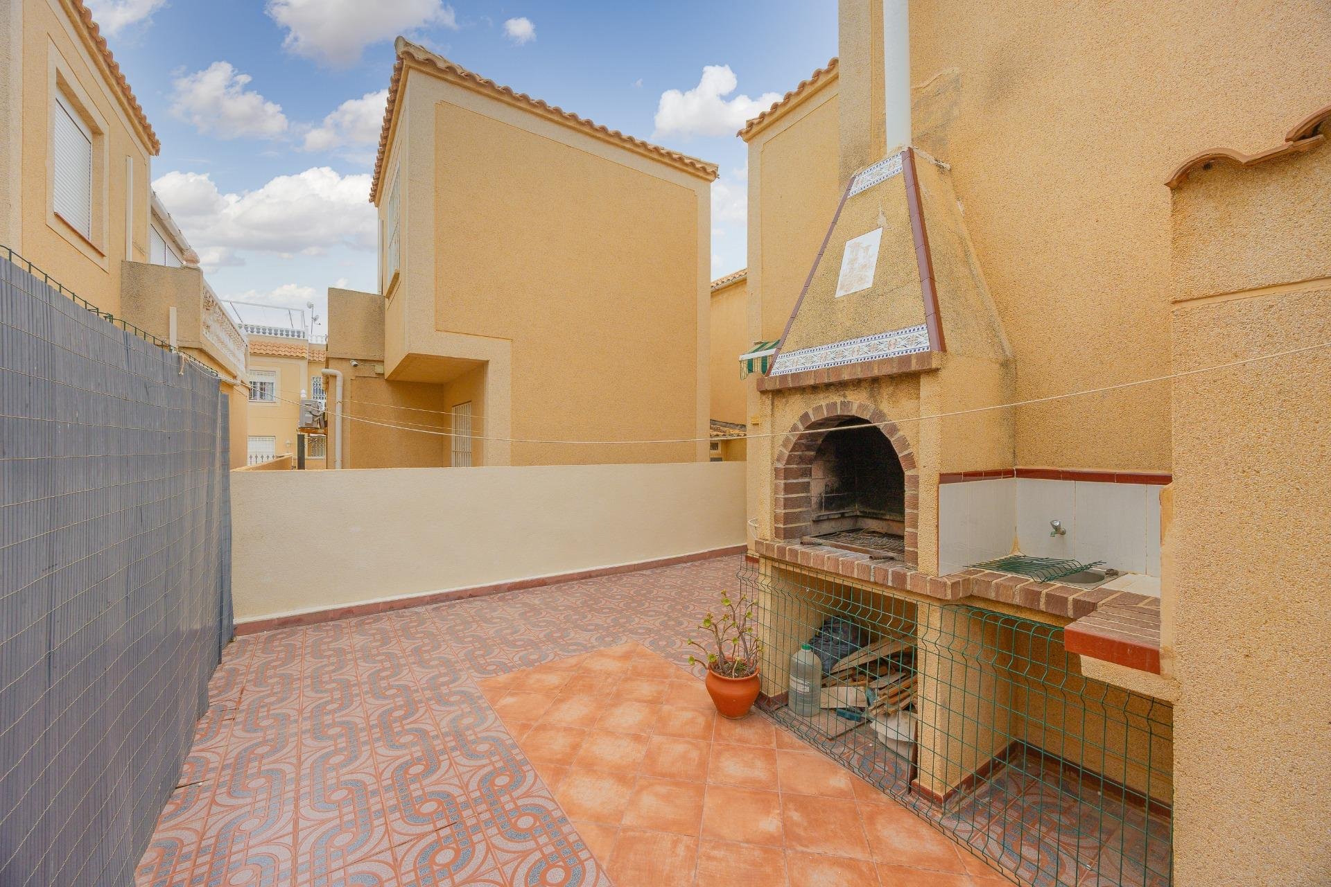 Használt Ingatlanok - Villa -
Torrevieja - El Limonar