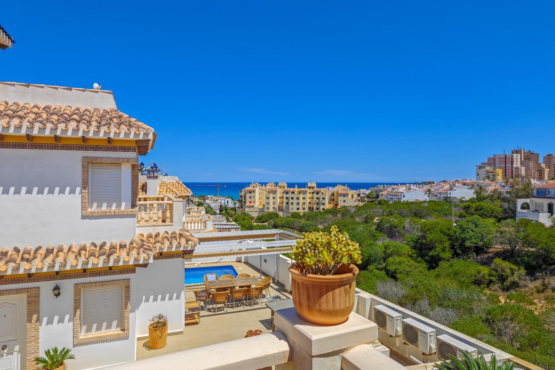 Használt Ingatlanok - Villa -
Torrevieja - La Mata