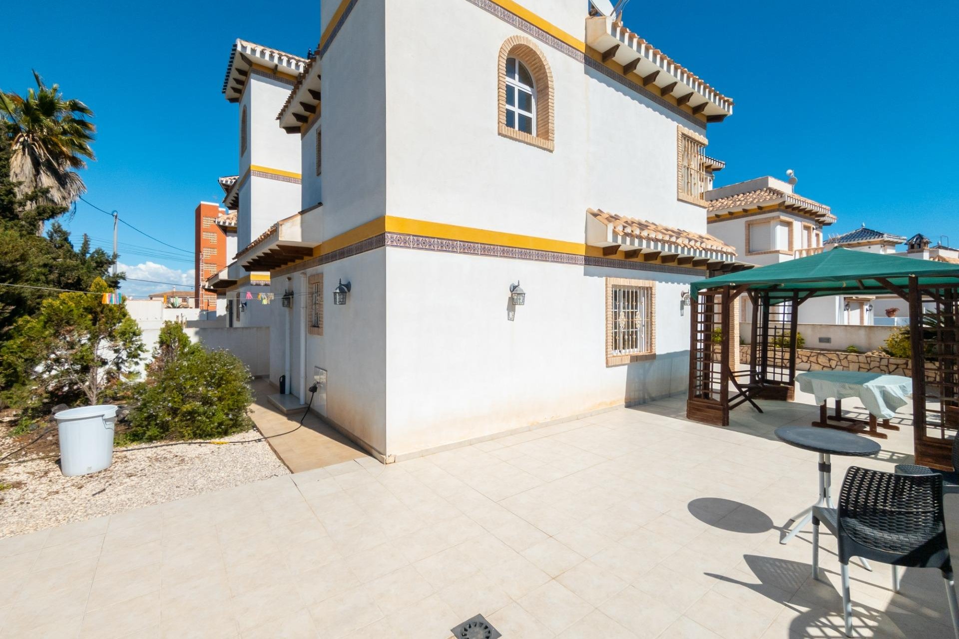 Használt Ingatlanok - Villa -
Torrevieja - La Mata