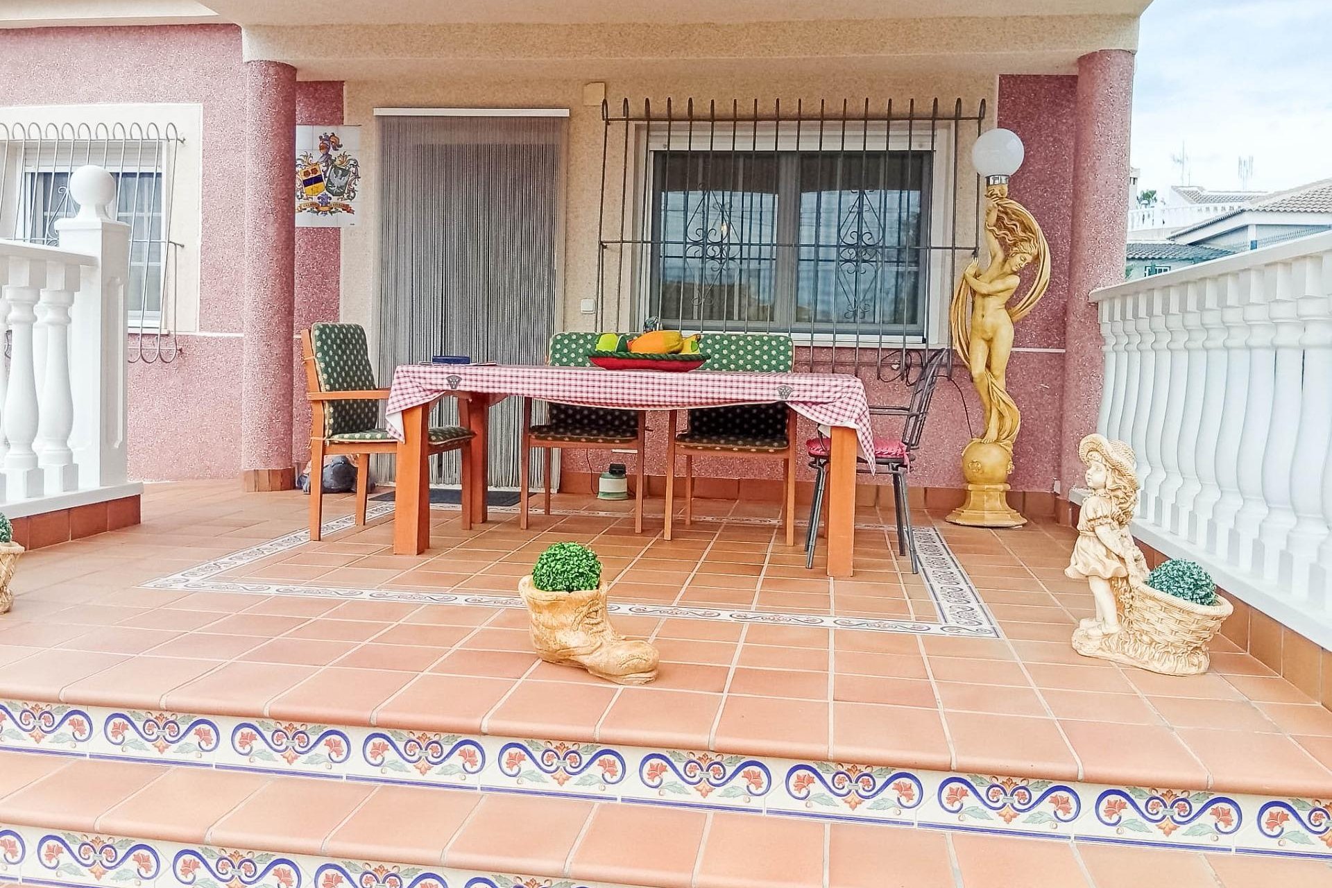 Használt Ingatlanok - Villa -
Torrevieja - La Siesta