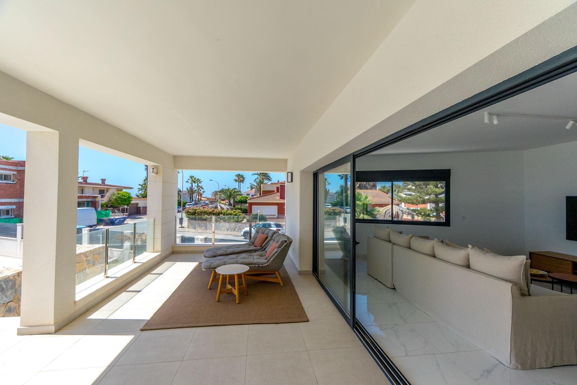 Használt Ingatlanok - Villa -
Torrevieja - La Veleta