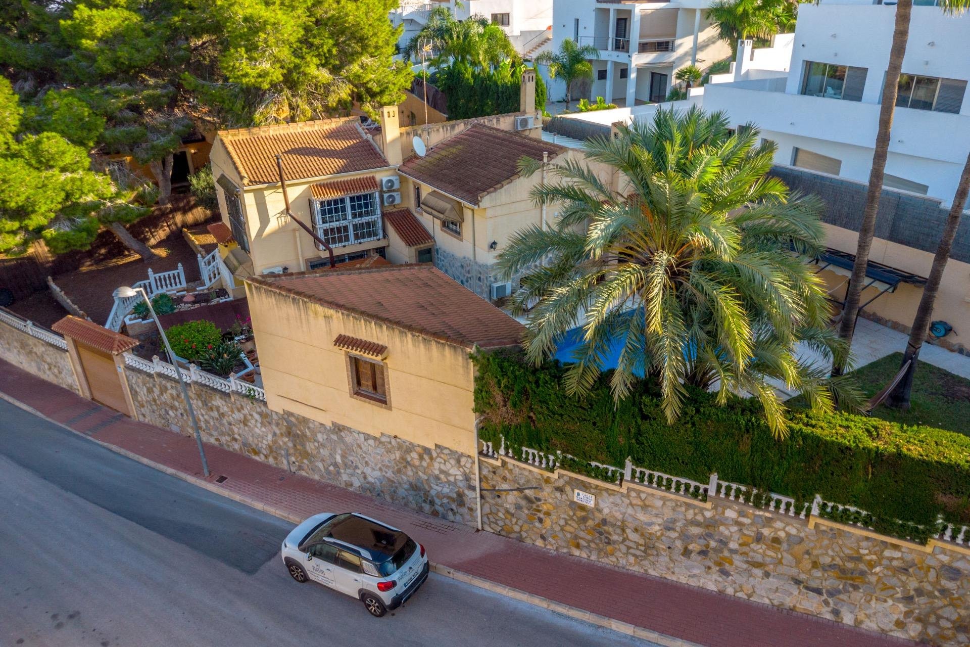 Használt Ingatlanok - Villa -
Torrevieja - Los Balcones