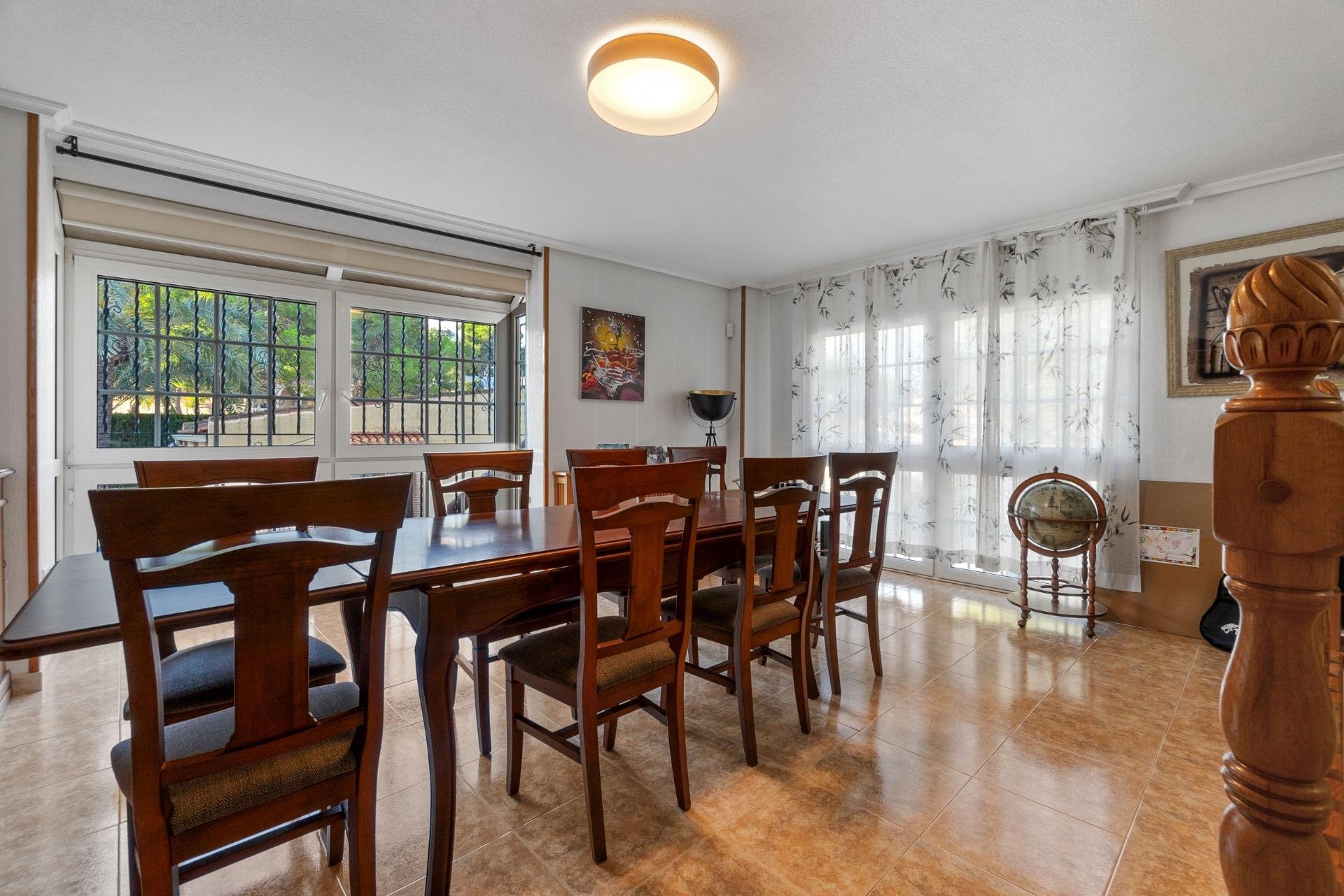 Használt Ingatlanok - Villa -
Torrevieja - Los Balcones