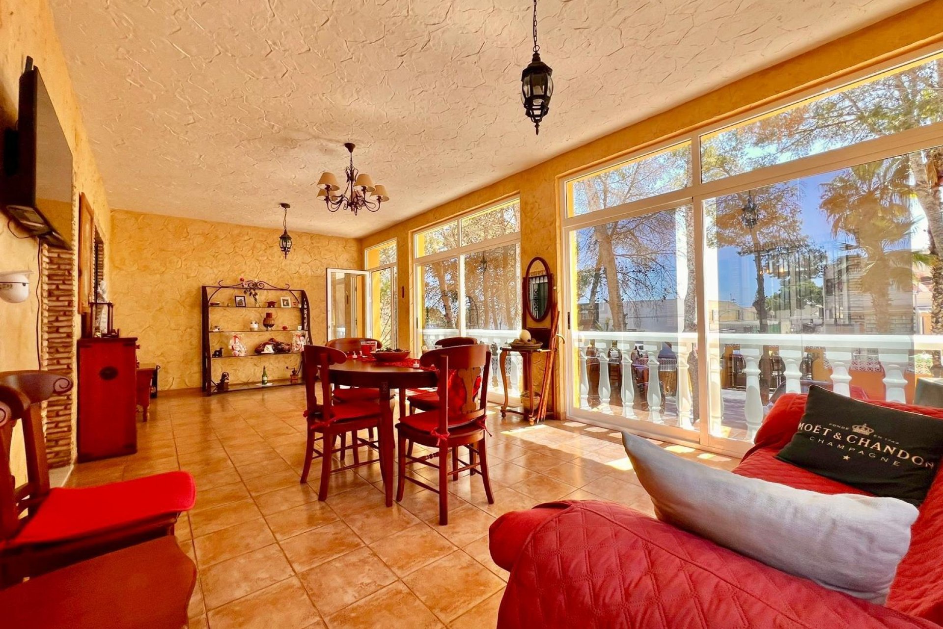 Használt Ingatlanok - Villa -
Torrevieja - Los Balcones