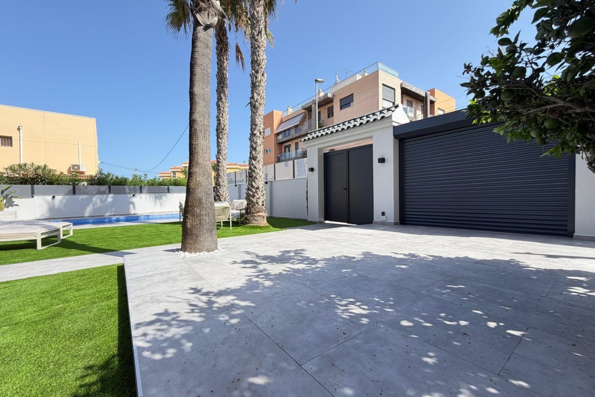 Használt Ingatlanok - Villa -
Torrevieja - Punta Prima