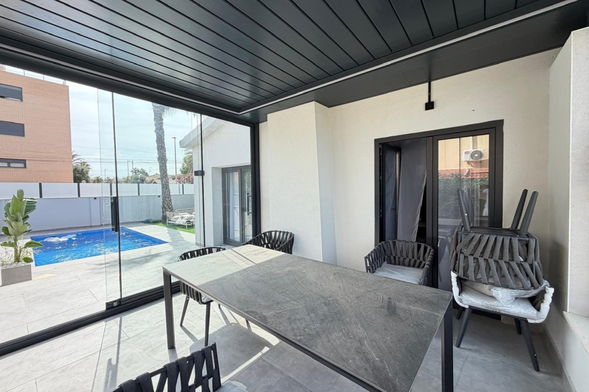 Használt Ingatlanok - Villa -
Torrevieja - Punta Prima